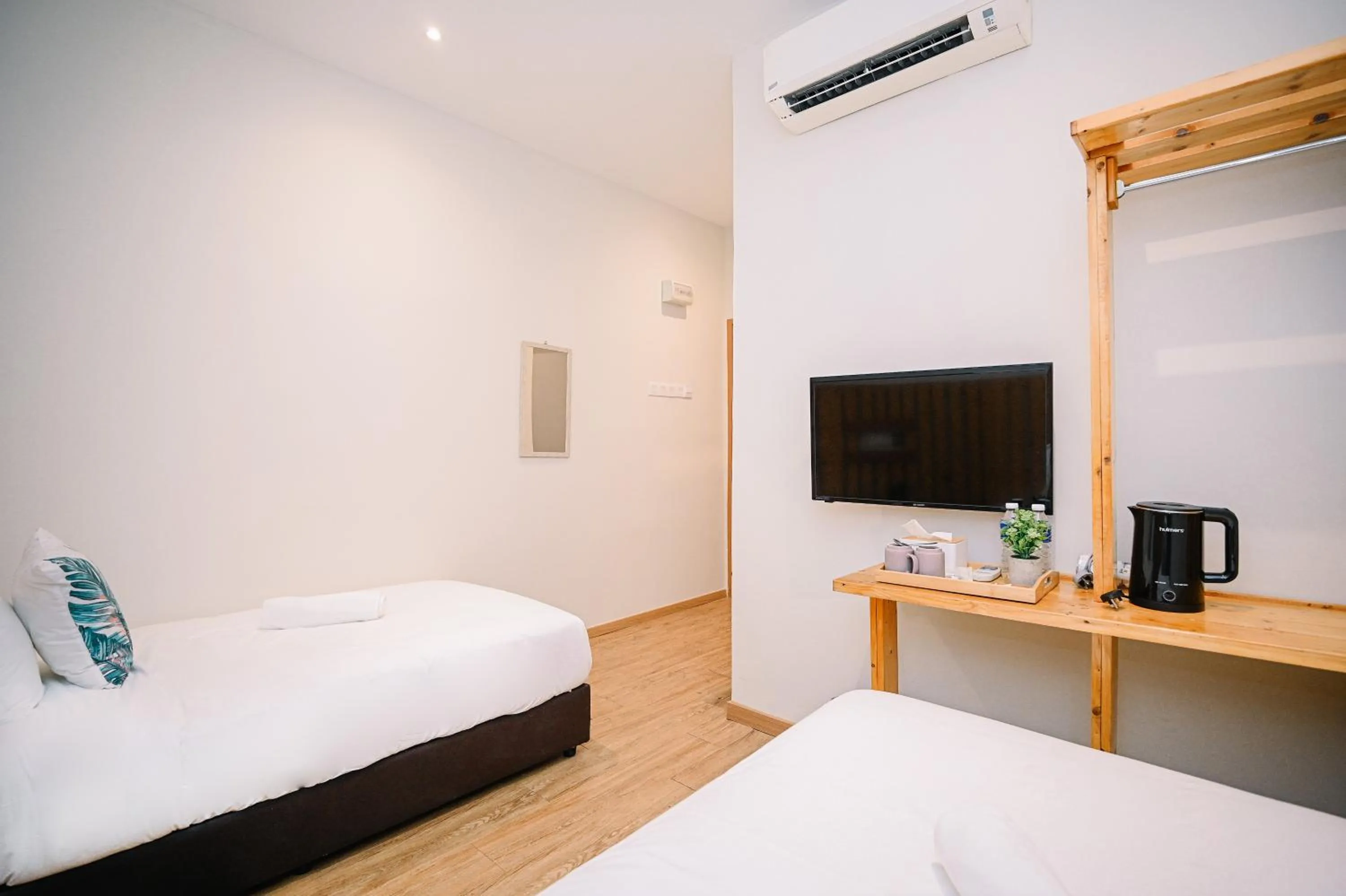 Bed in Swing & Pillows - Kota Warisan, Sepang