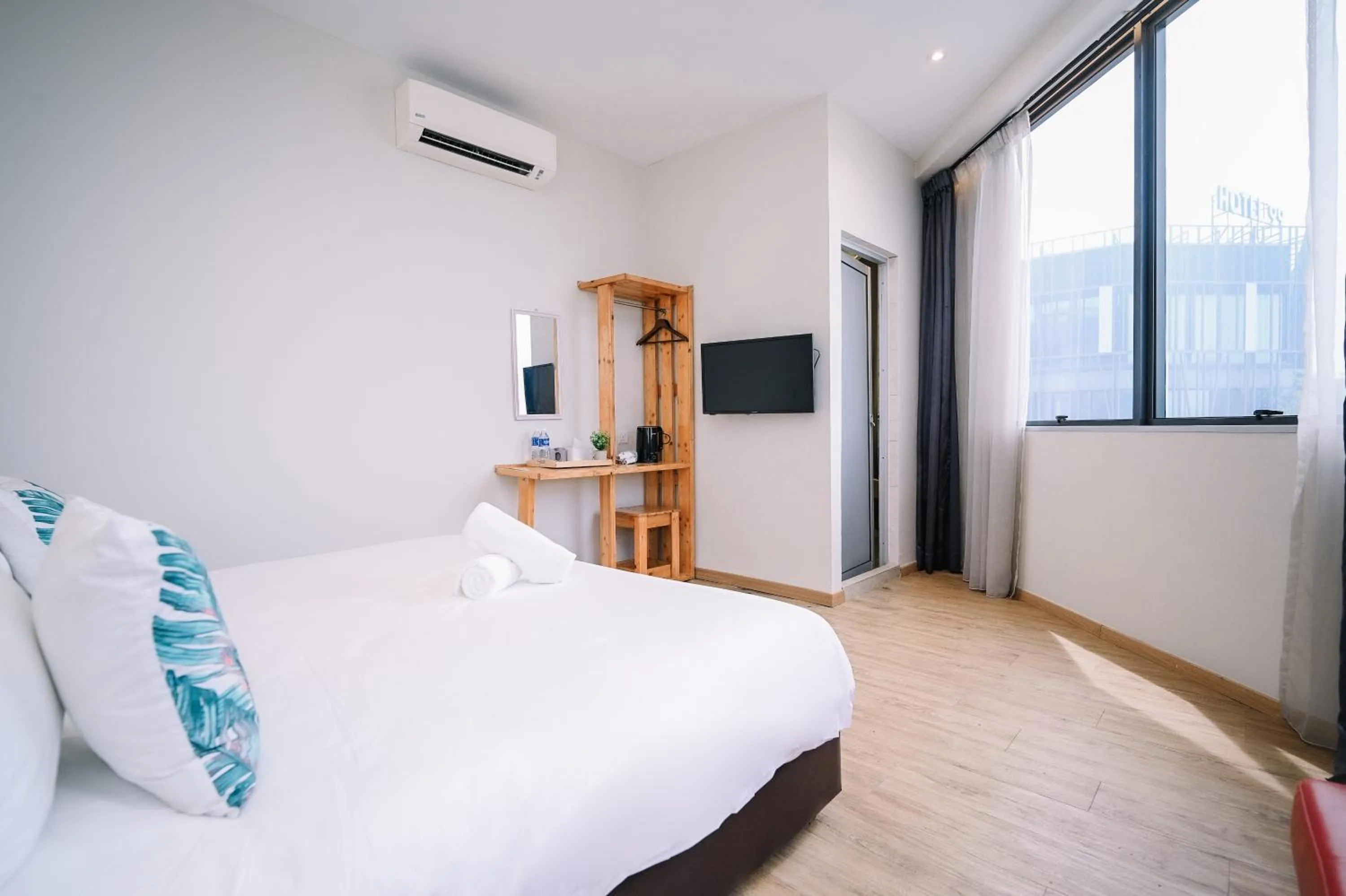 Bed in Swing & Pillows - Kota Warisan, Sepang