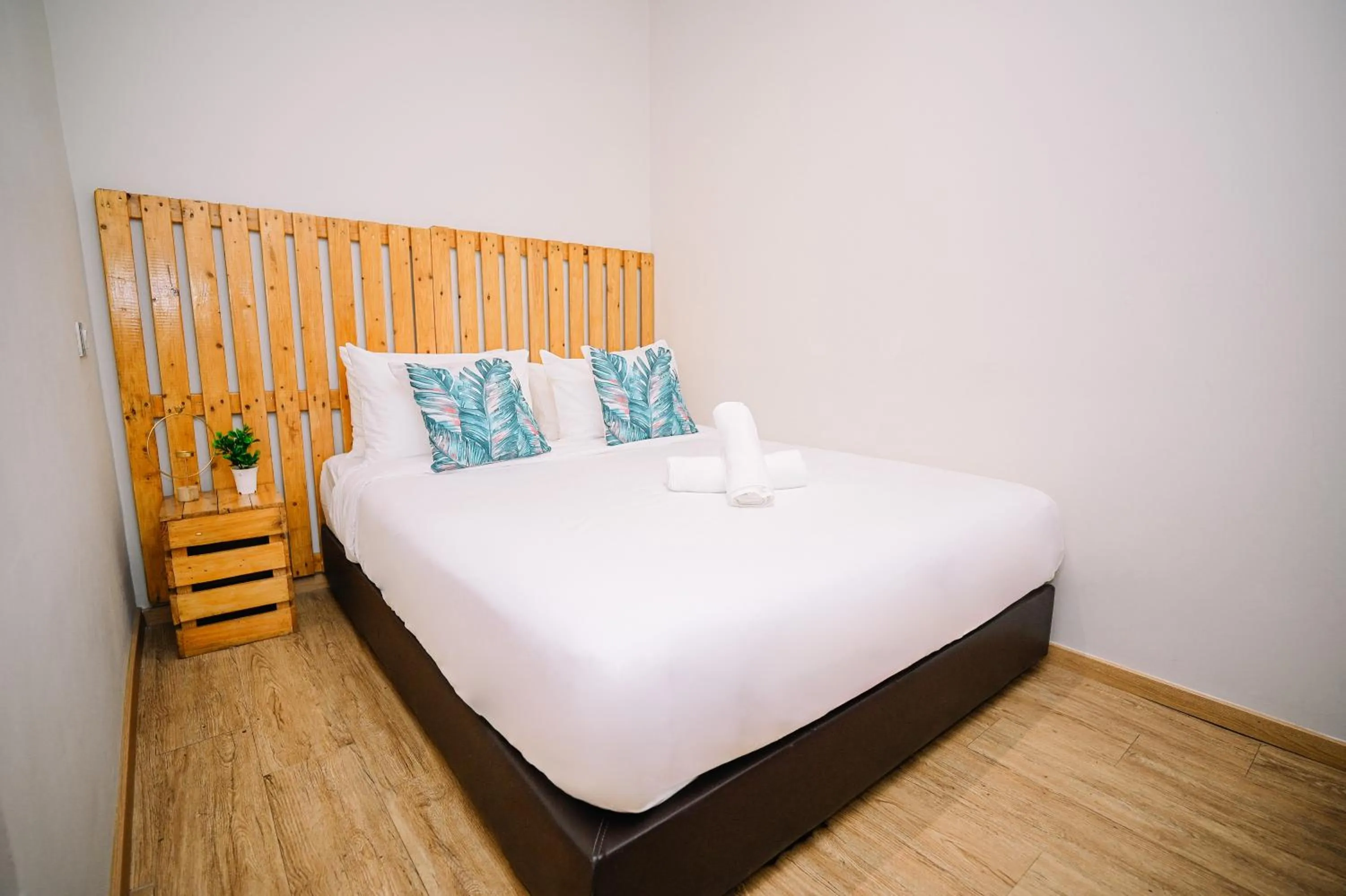 Bed in Swing & Pillows - Kota Warisan, Sepang