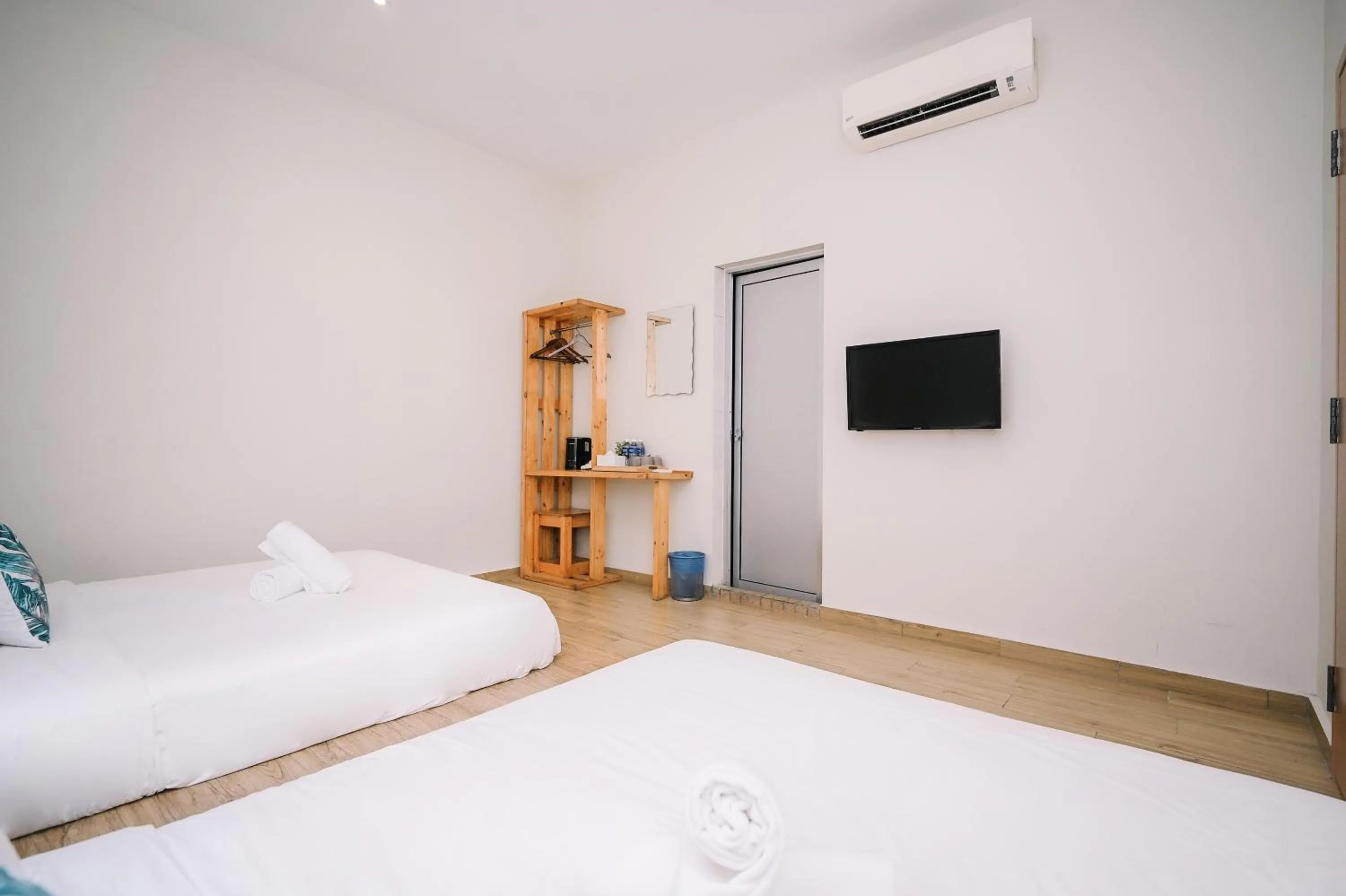 Bed in Swing & Pillows - Kota Warisan, Sepang