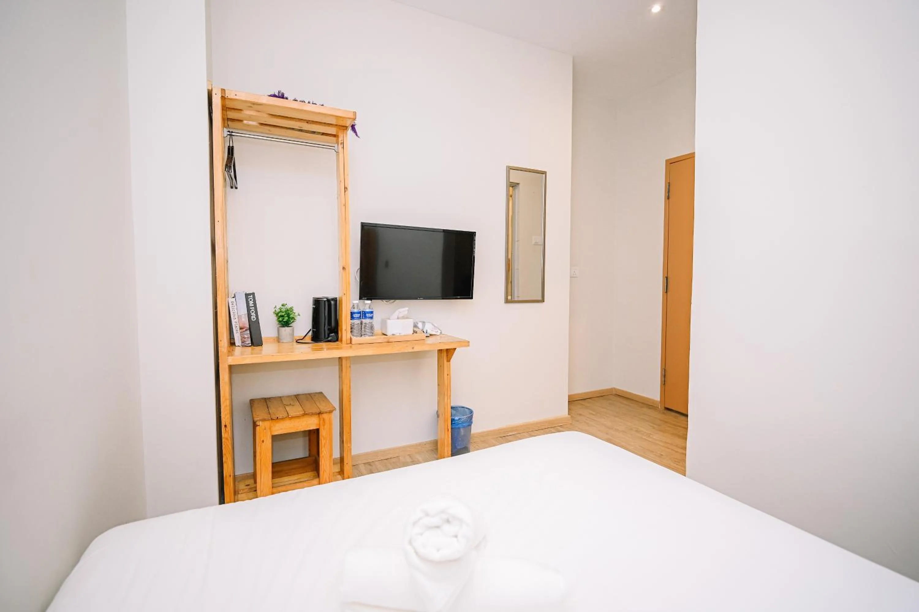 Bed in Swing & Pillows - Kota Warisan, Sepang