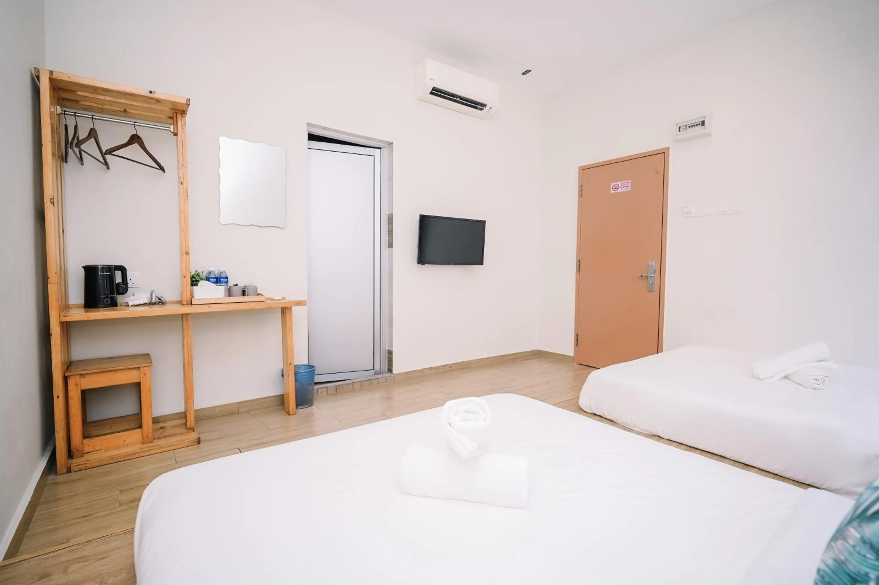 Bed in Swing & Pillows - Kota Warisan, Sepang