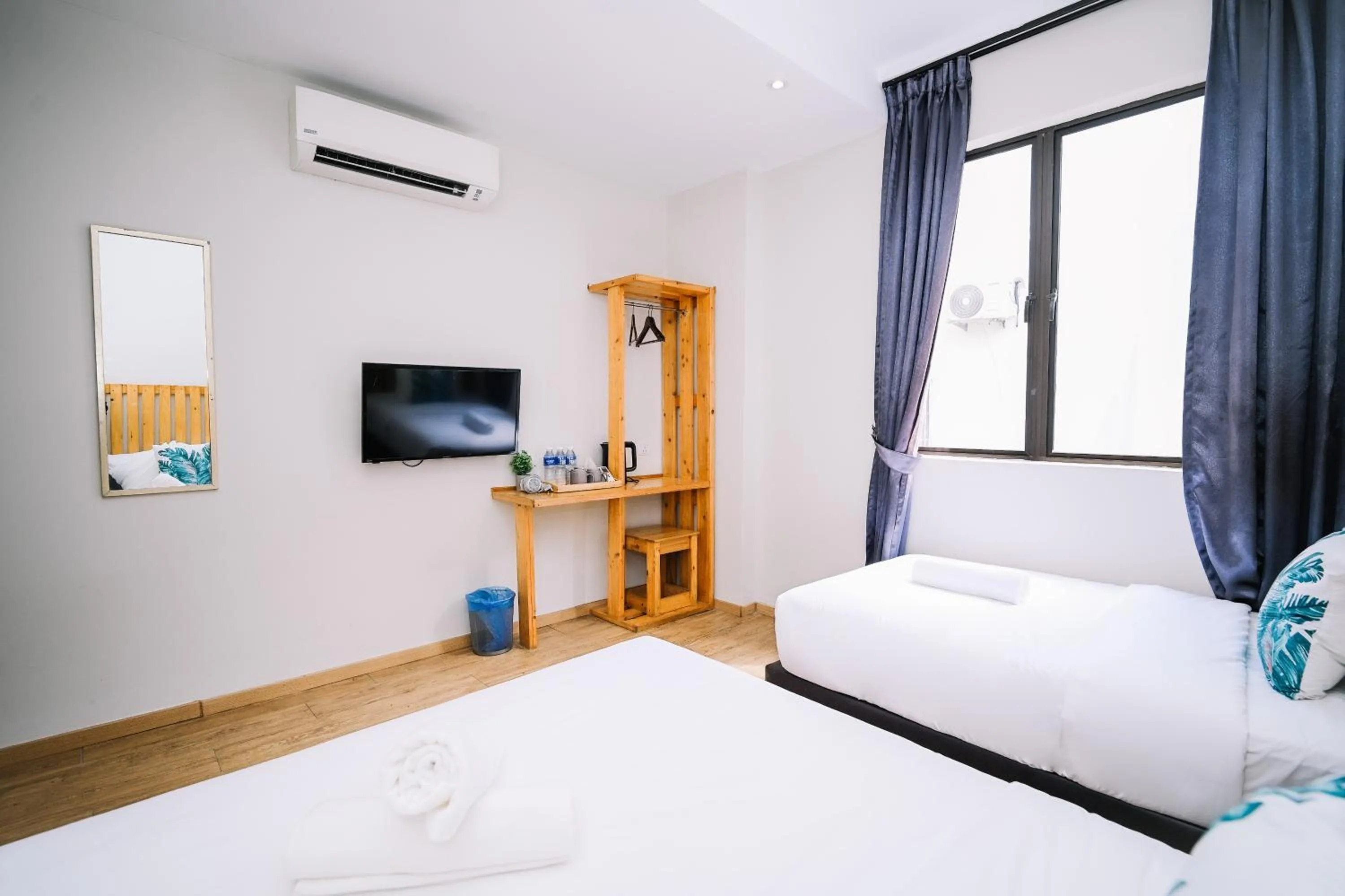 Bed in Swing & Pillows - Kota Warisan, Sepang