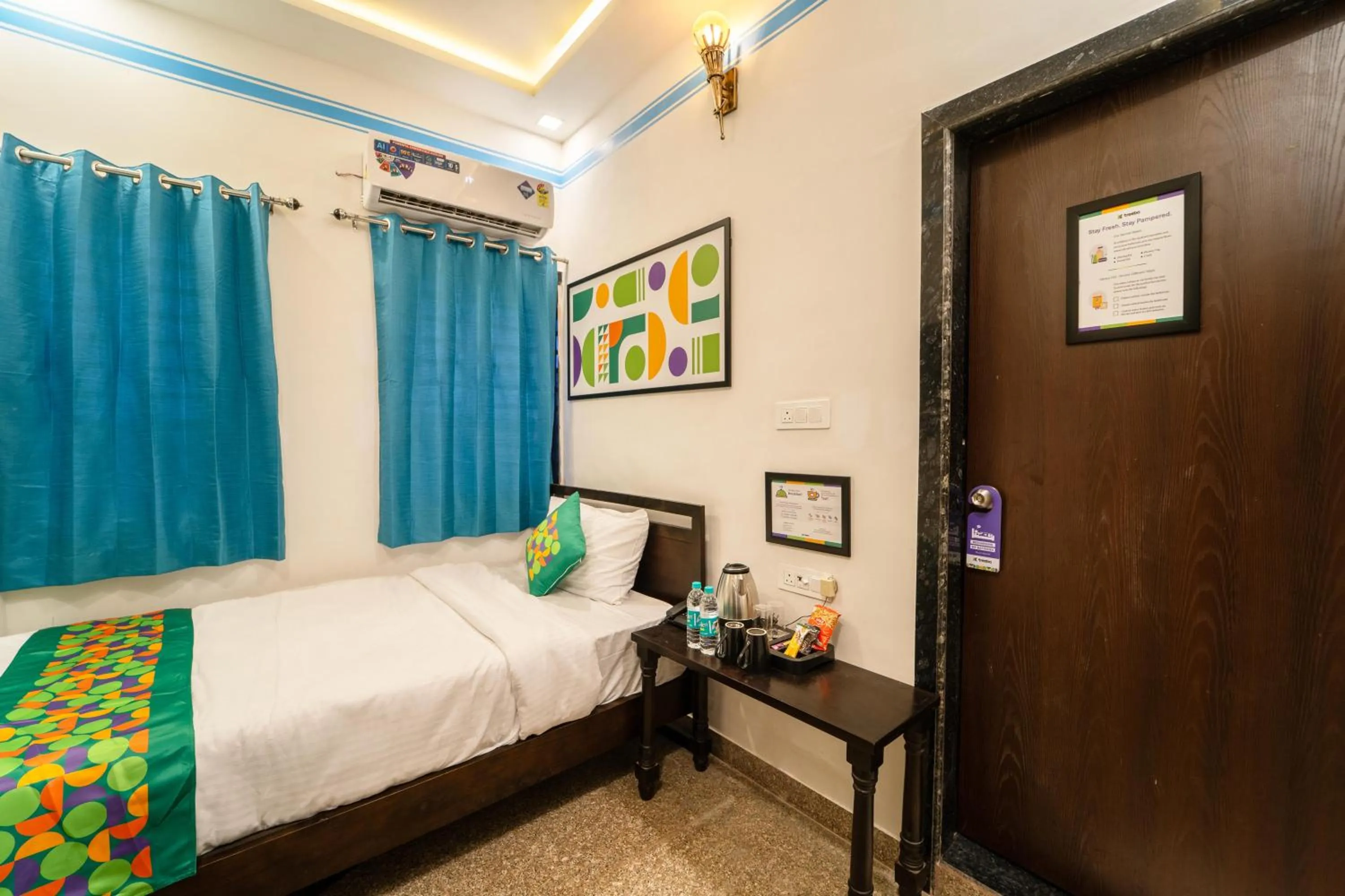 Bedroom, Bed in Treebo Blu Vvu