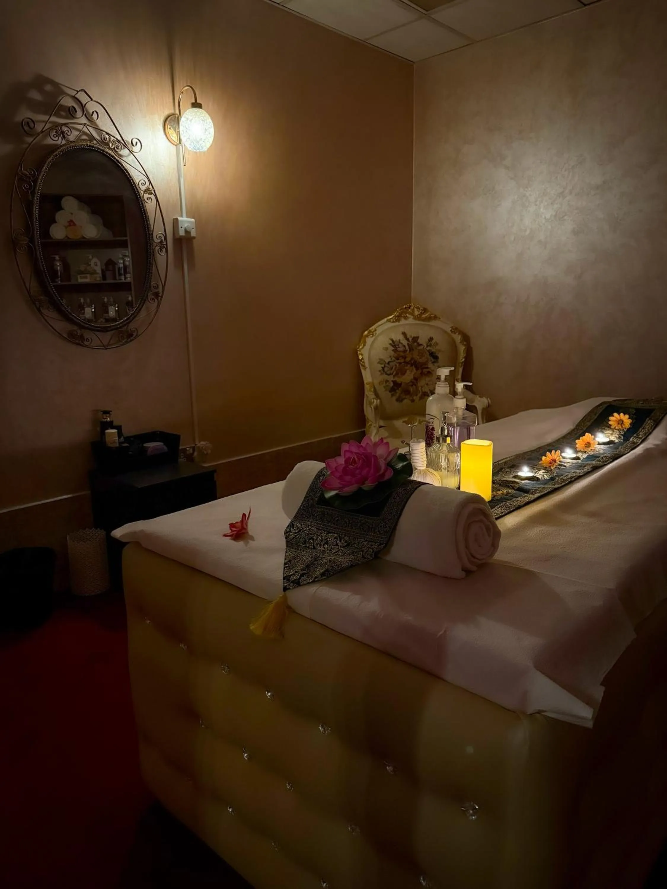Spa and wellness centre/facilities, Bed in Doha Dynasty Hotel