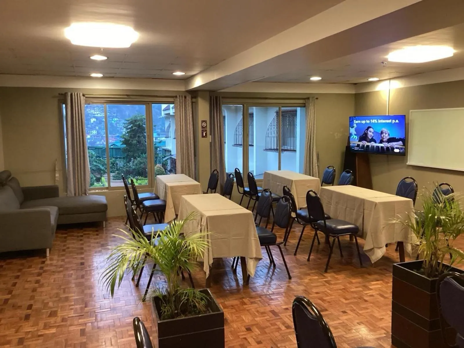 Meeting/conference room in Baguio Holiday Villas