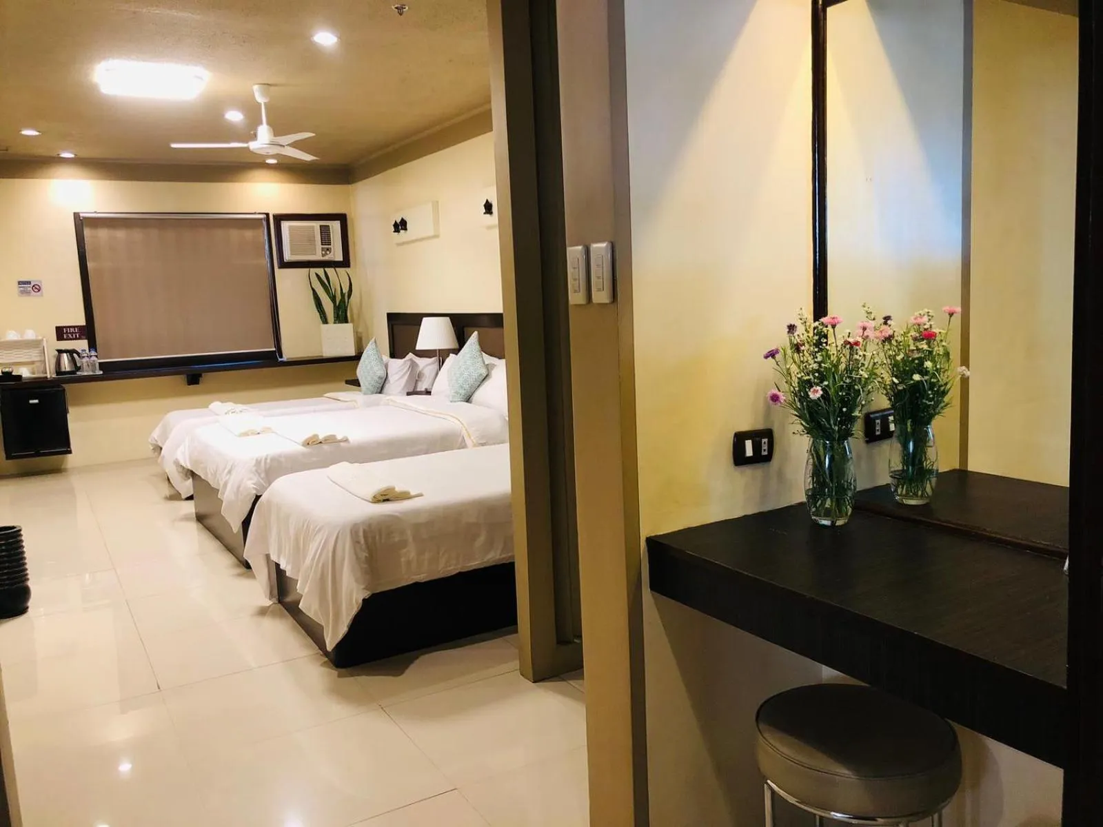 Bedroom, Bed in Baguio Holiday Villas