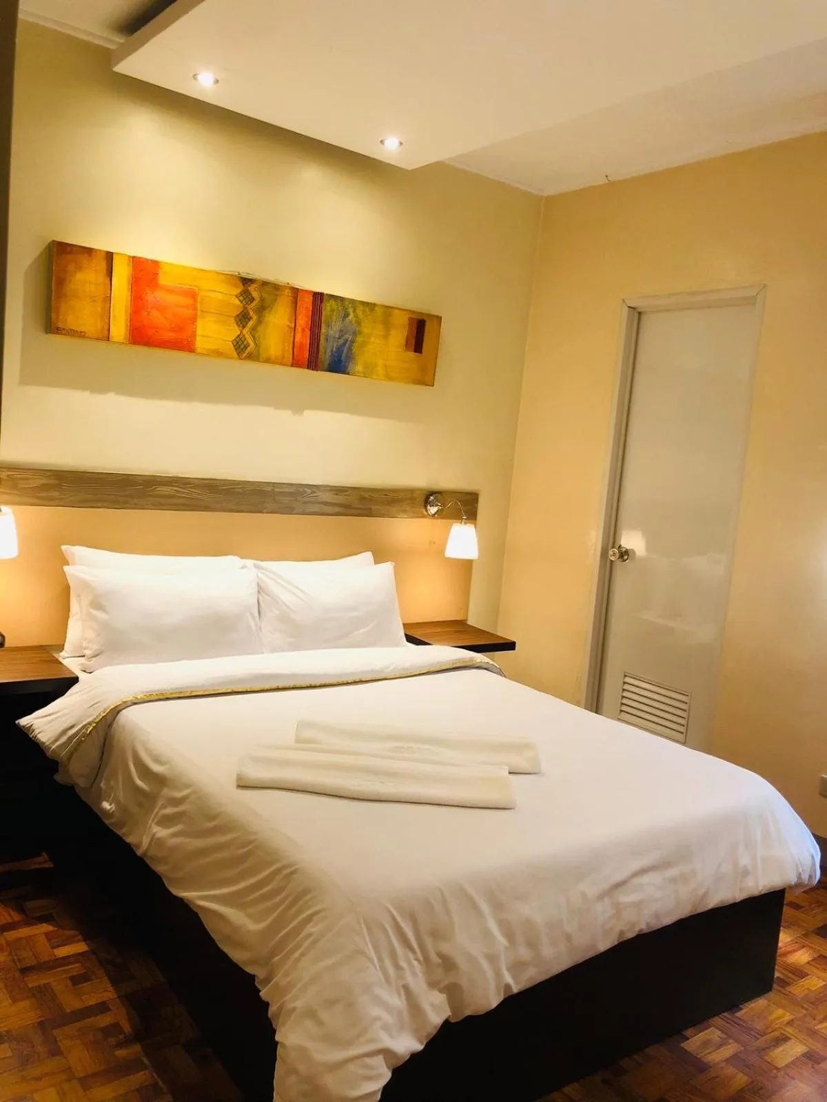 Bedroom, Bed in Baguio Holiday Villas