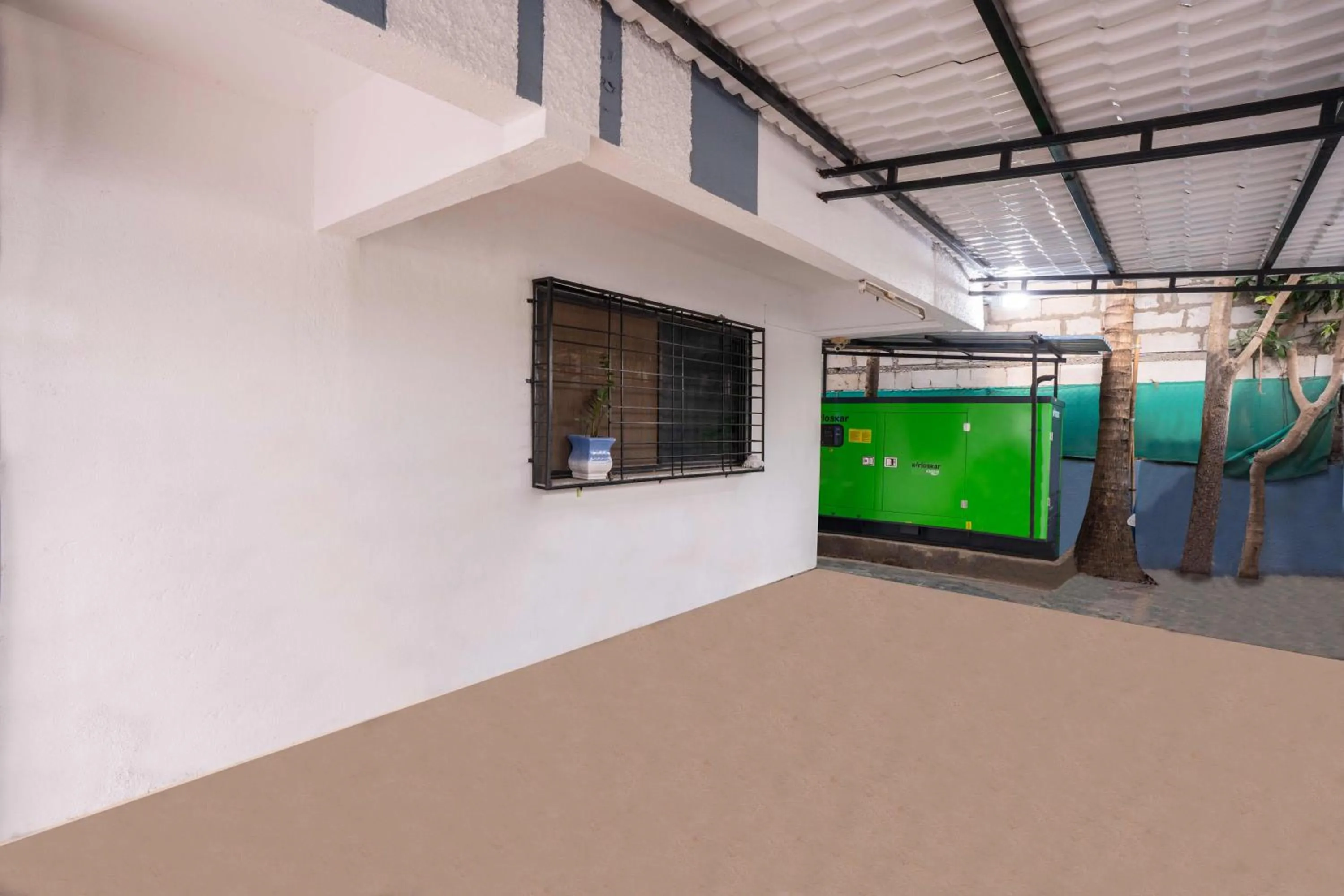 Parking in Treebo Royal Comfort Atithi