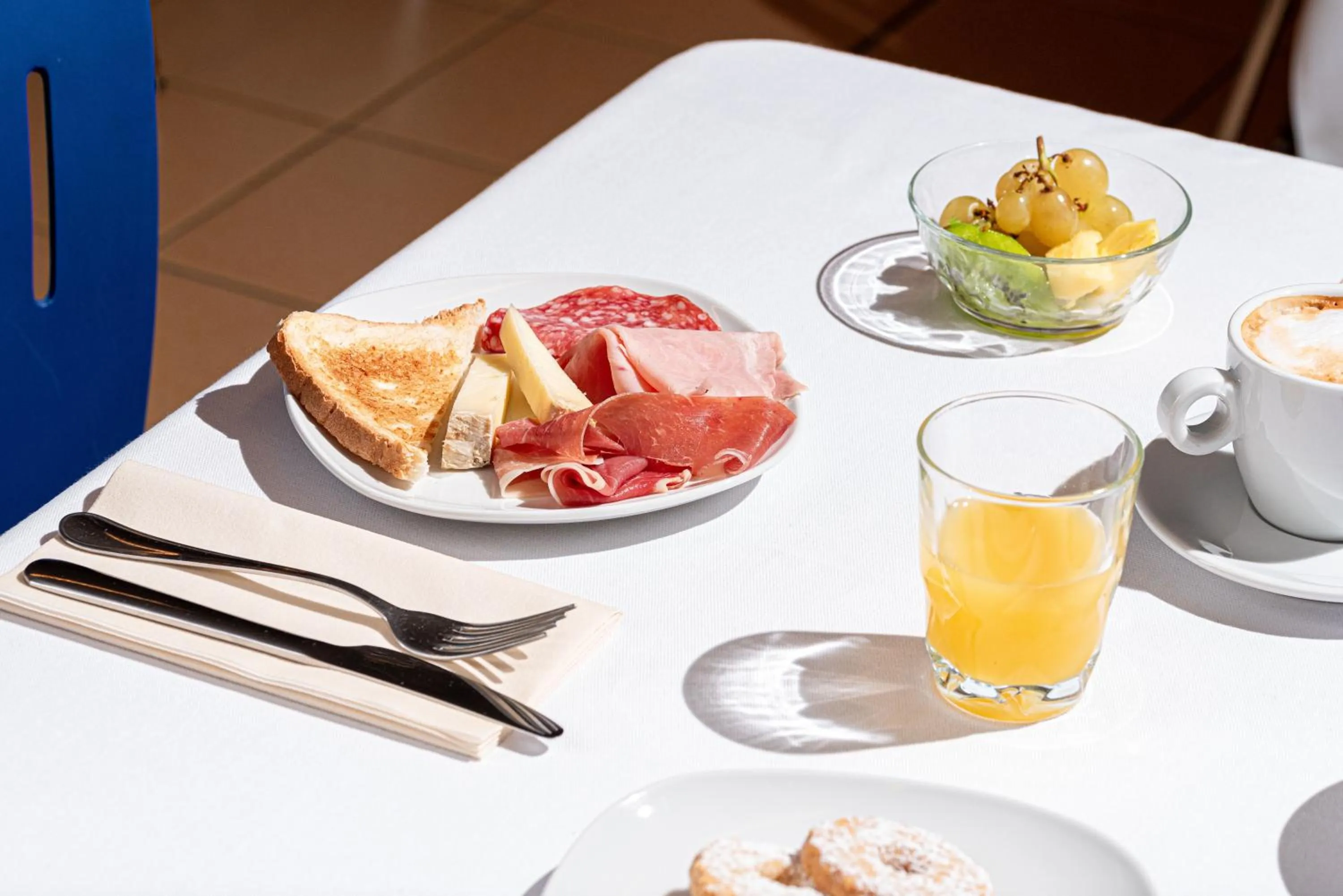 Breakfast in Phi Hotel Homy Druento