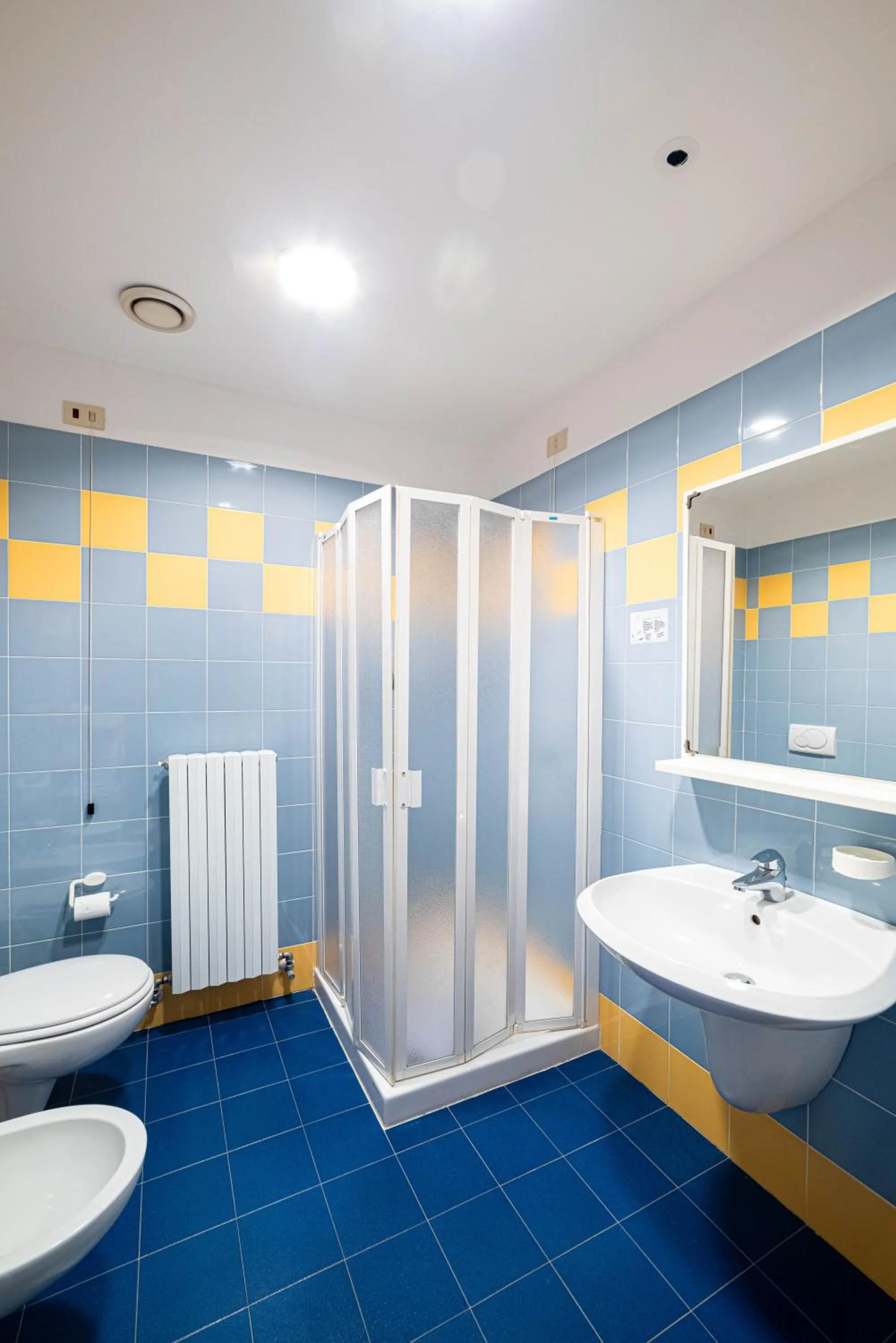 Shower in Phi Hotel Homy Druento