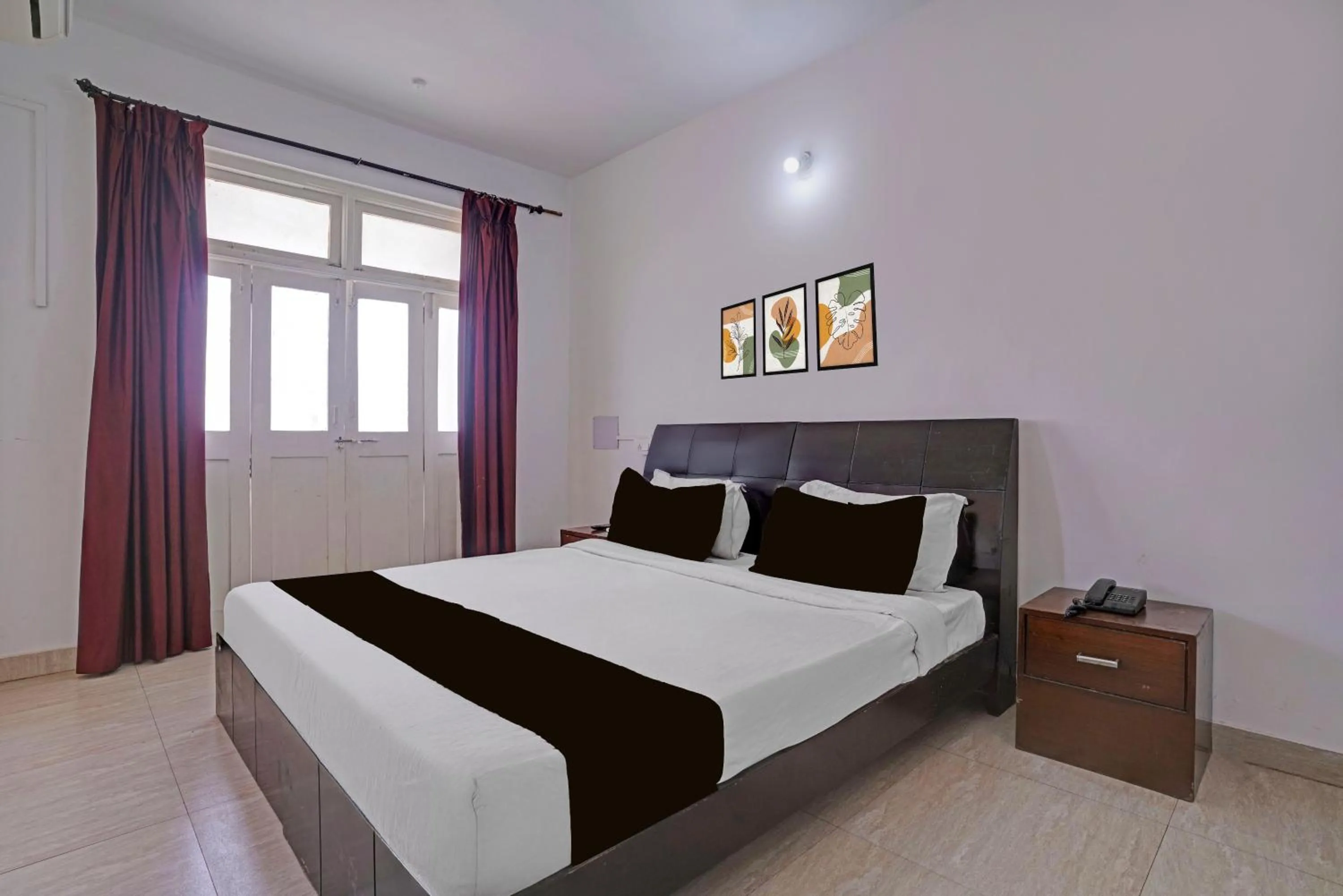 Bedroom, Bed in Townhouse Calangute - Baga Circle Formerly Park Avenue