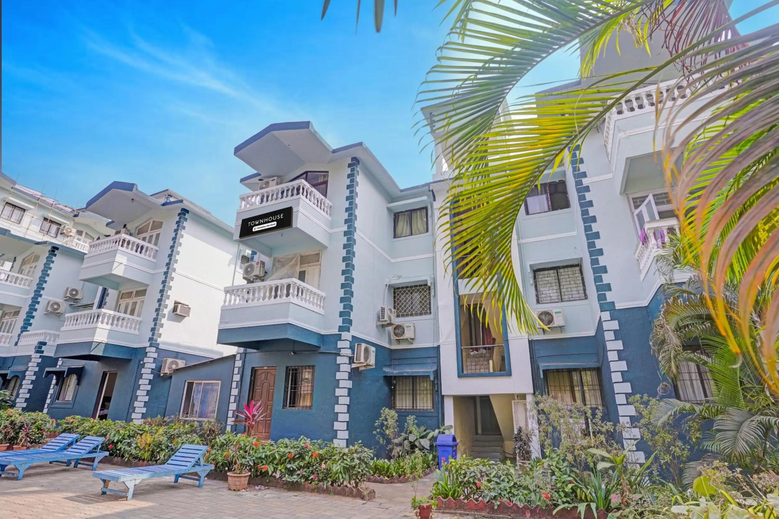 Facade/entrance in Townhouse Calangute - Baga Circle Formerly Park Avenue