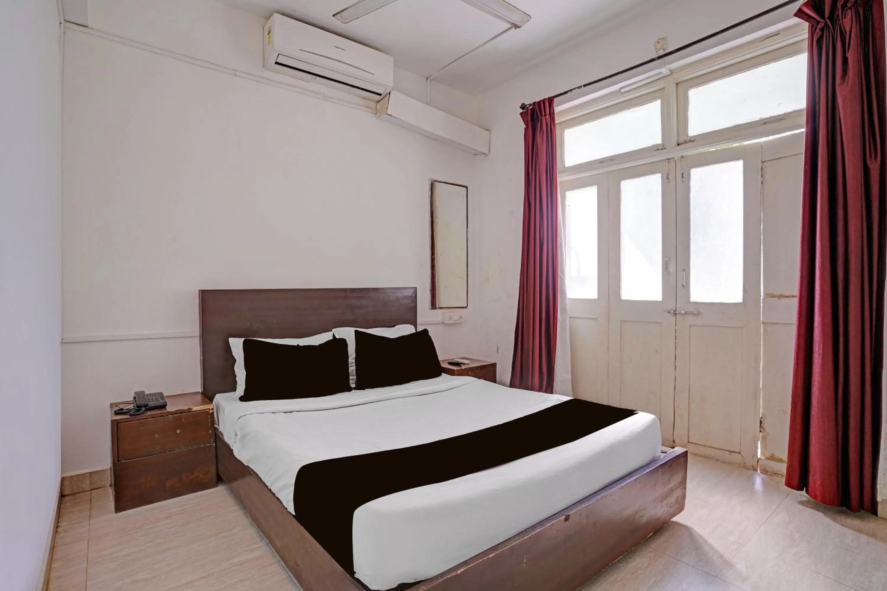 Bedroom, Bed in Townhouse Calangute - Baga Circle Formerly Park Avenue