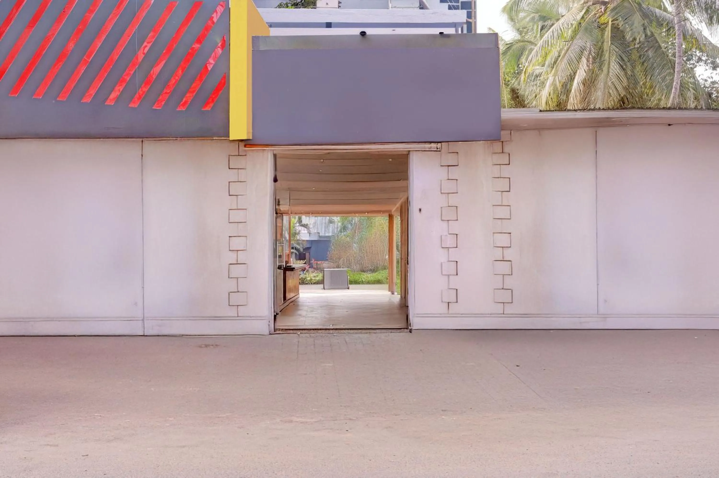 Facade/entrance in Townhouse Calangute - Baga Circle Formerly Park Avenue