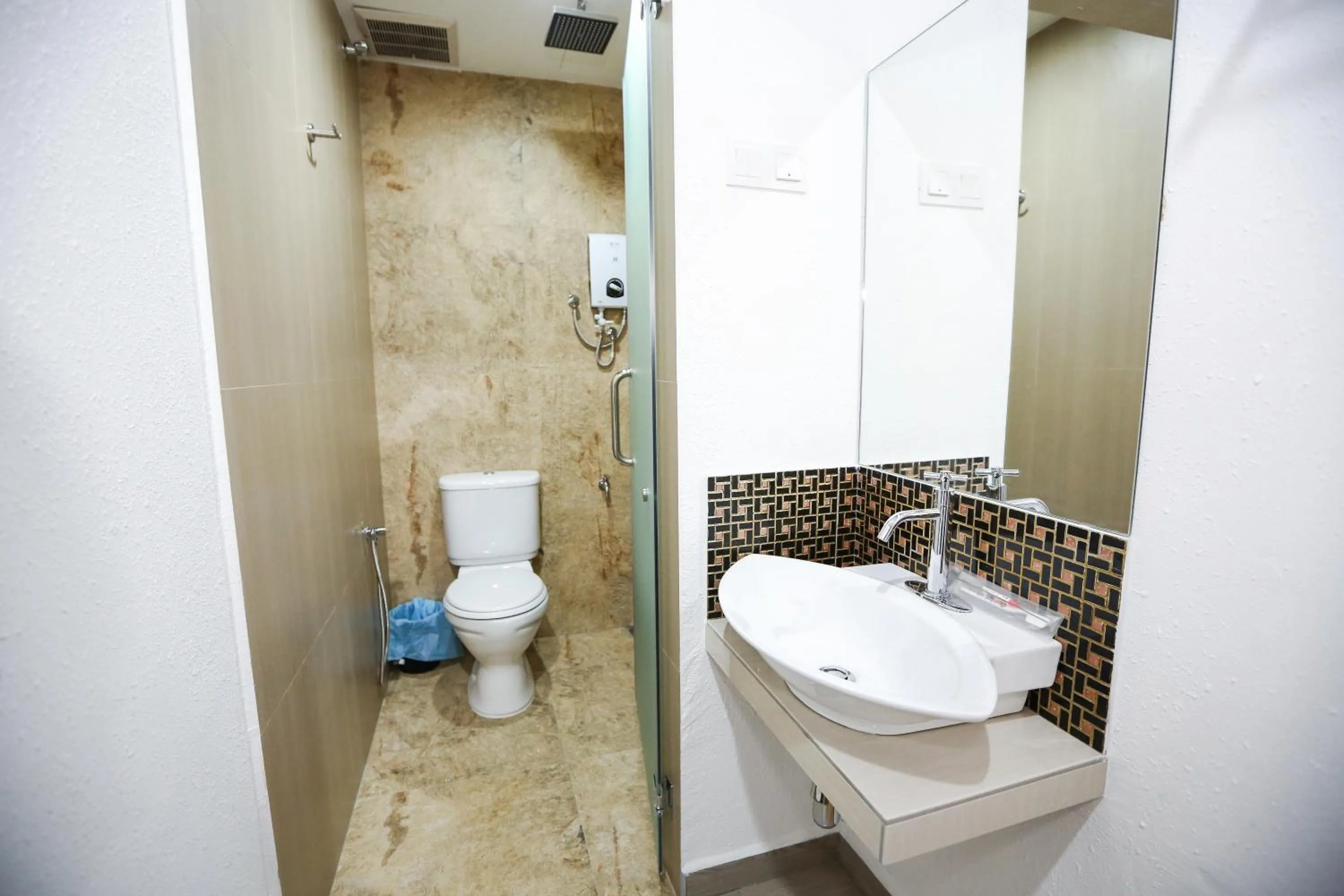 Bathroom in New Dawn Hotel Pontian Sdn Bhd