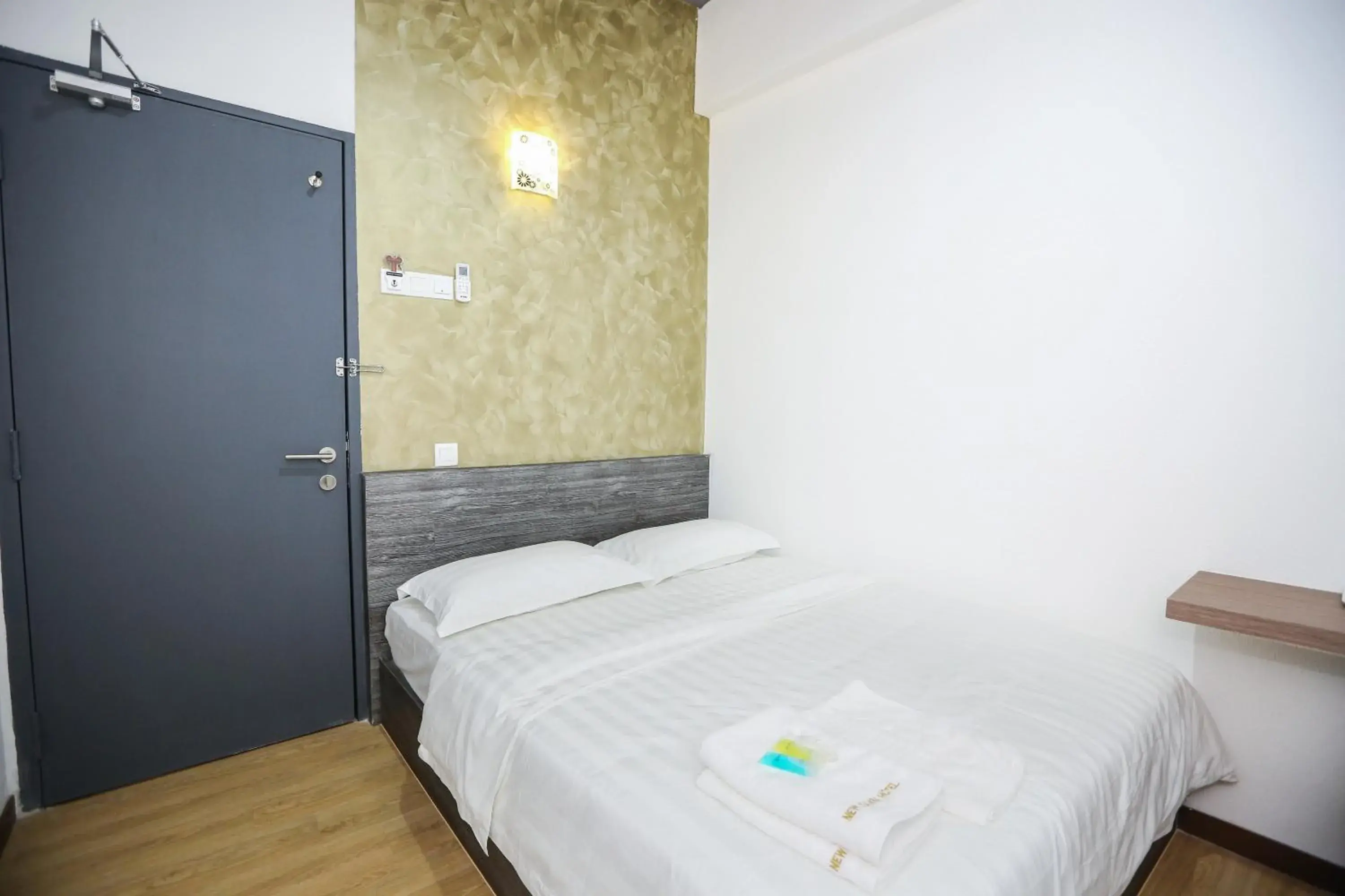 Standard Queen Room in New Dawn Hotel Pontian Sdn Bhd Standard Queen Room in New Dawn Hotel Pontian Sdn Bhd