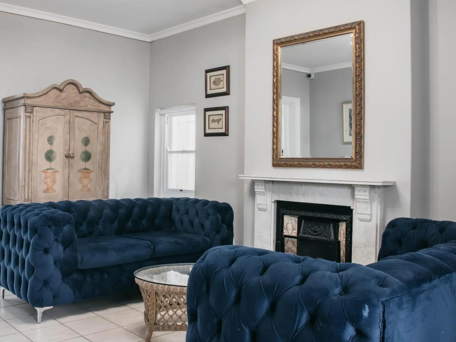 Communal lounge/ TV room in Craigrownie Luxury Guest House