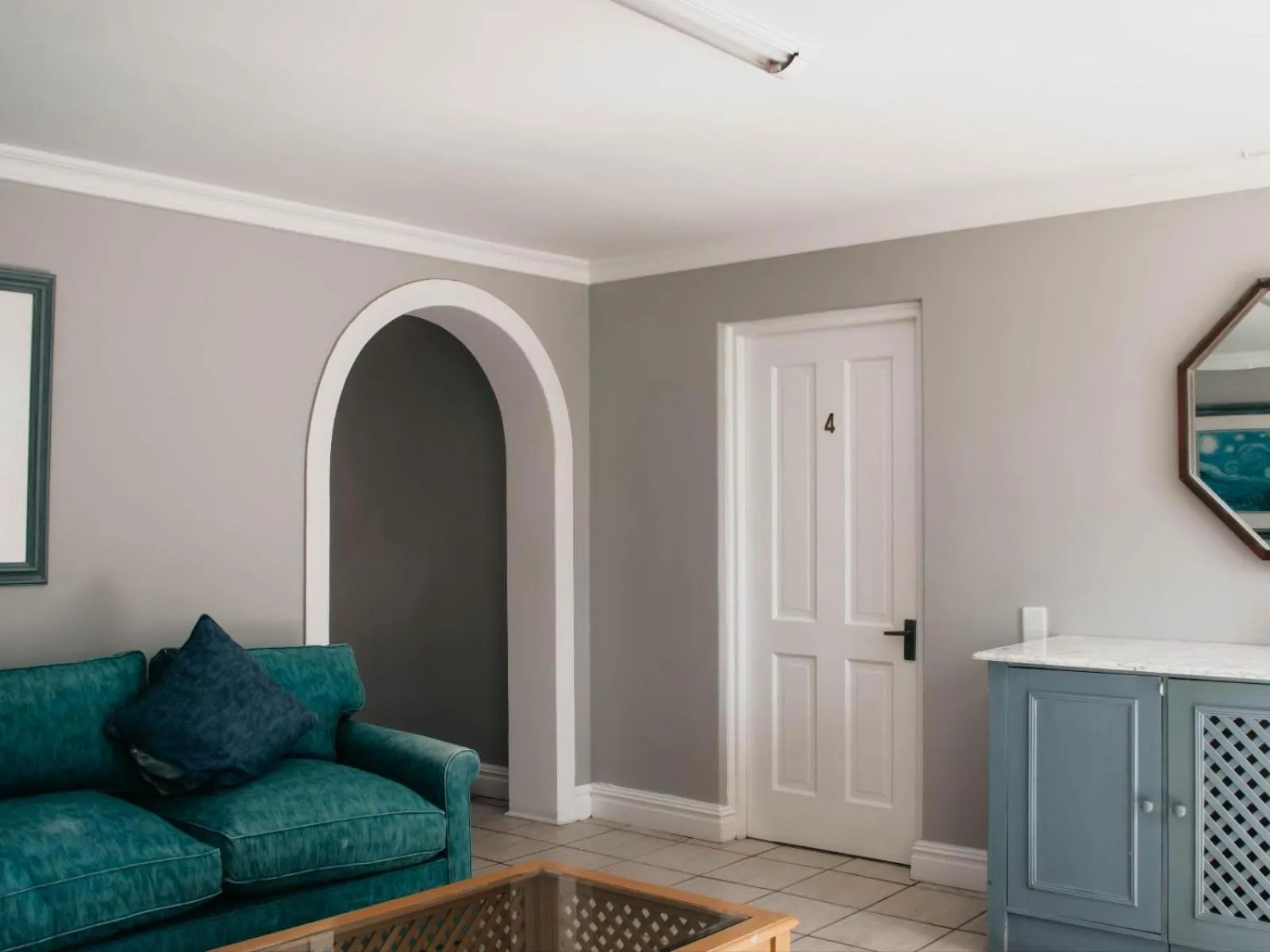 Communal lounge/ TV room in Craigrownie Luxury Guest House