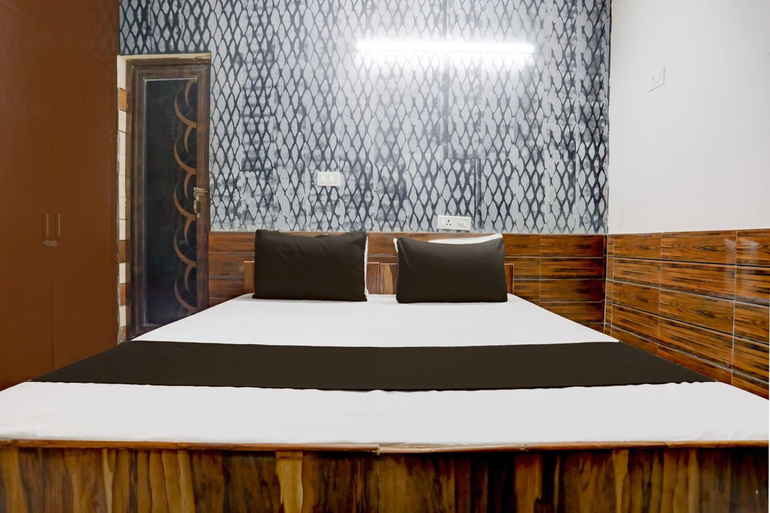 Bedroom, Bed in Hotel O HILL VIEW LUXURIOUS ROOMS