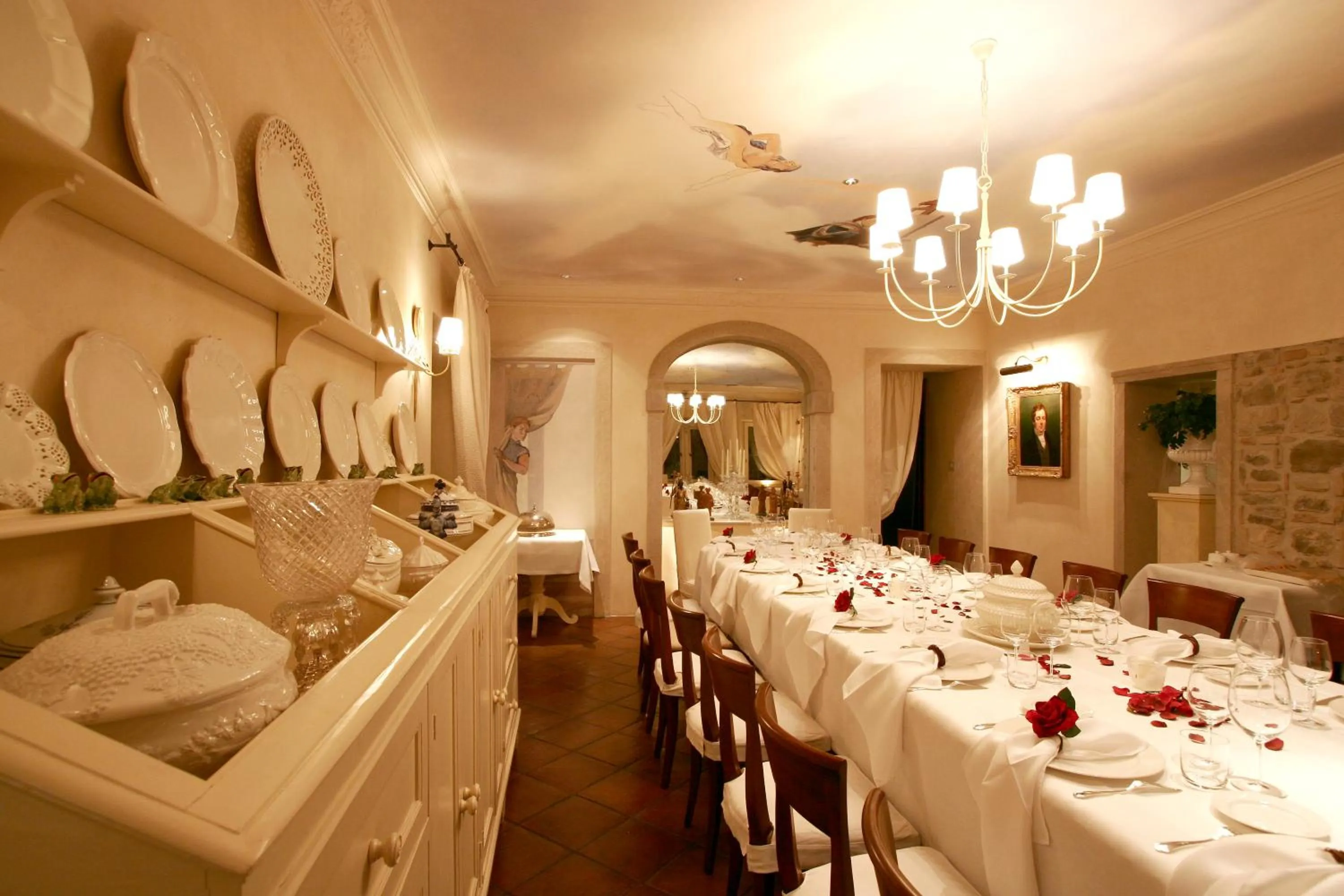 Restaurant/places to eat in Villa Abbazia Relais & Chateaux
