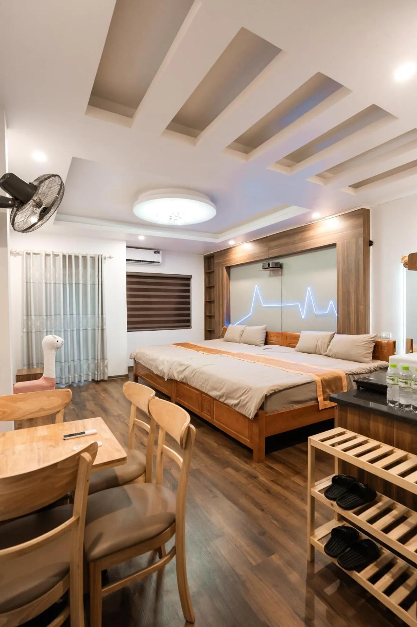 Bed in X-Stay Thư Trung