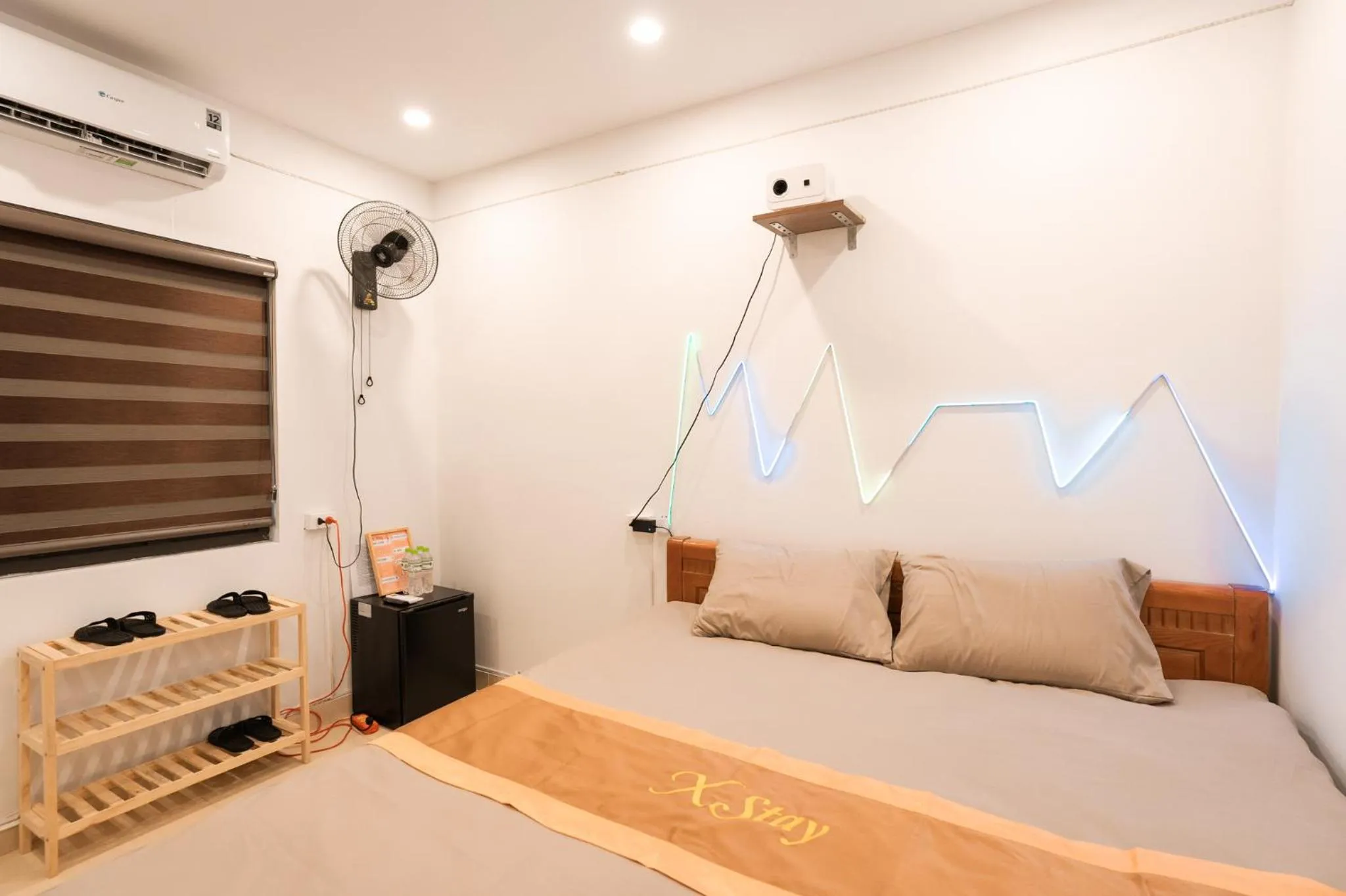 Bed in X-Stay Thư Trung