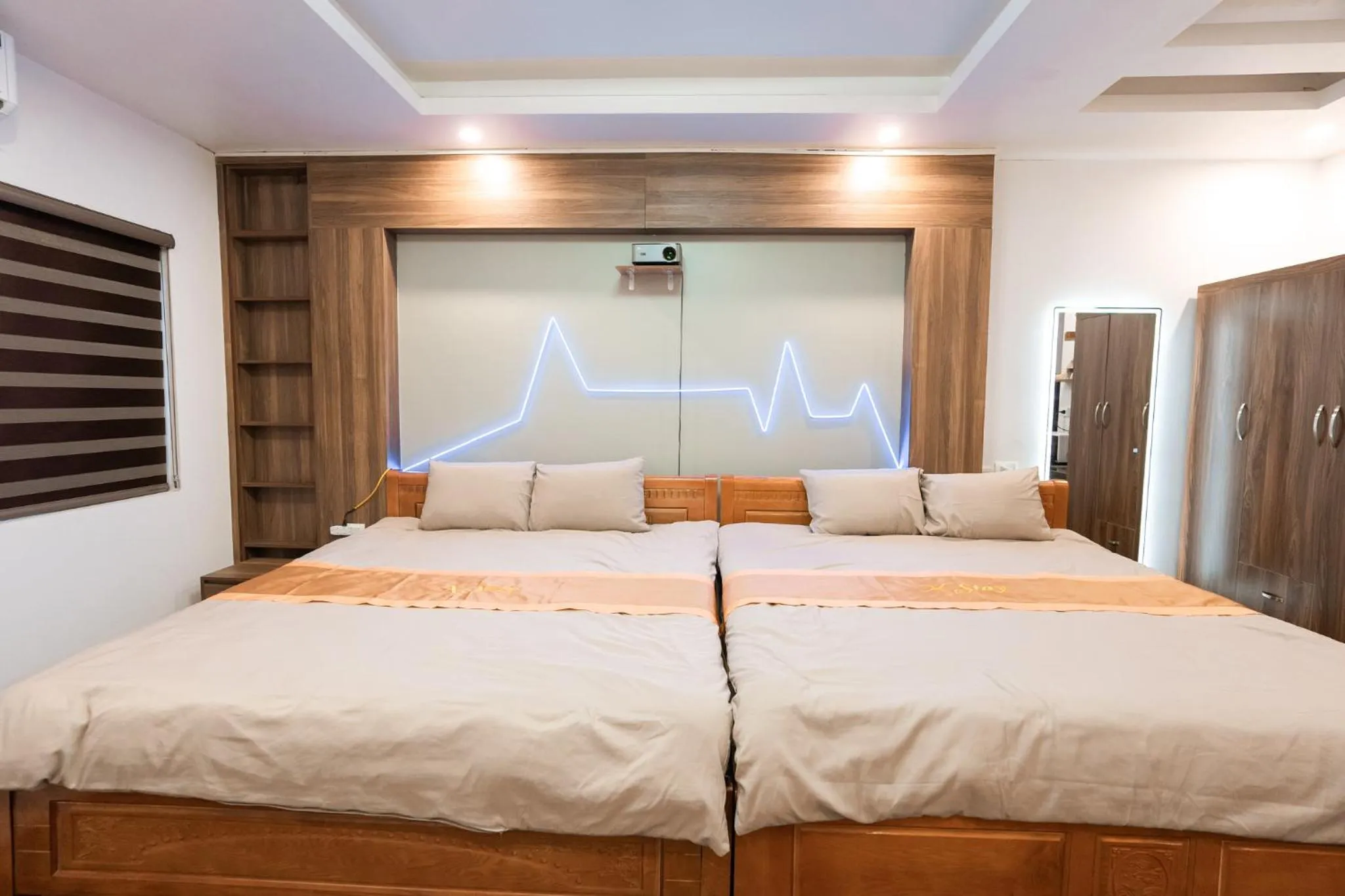 Bed in X-Stay Thư Trung