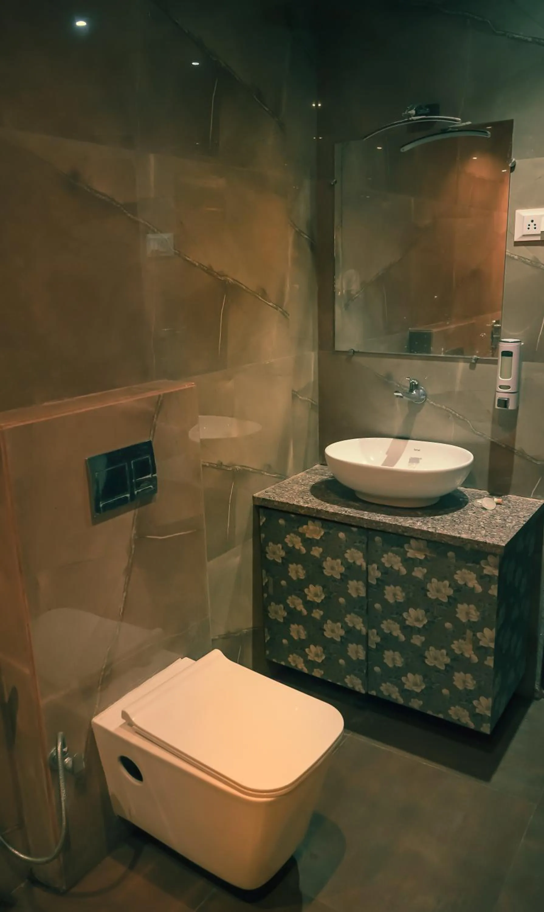 Shower in Whispering Peepul Resort