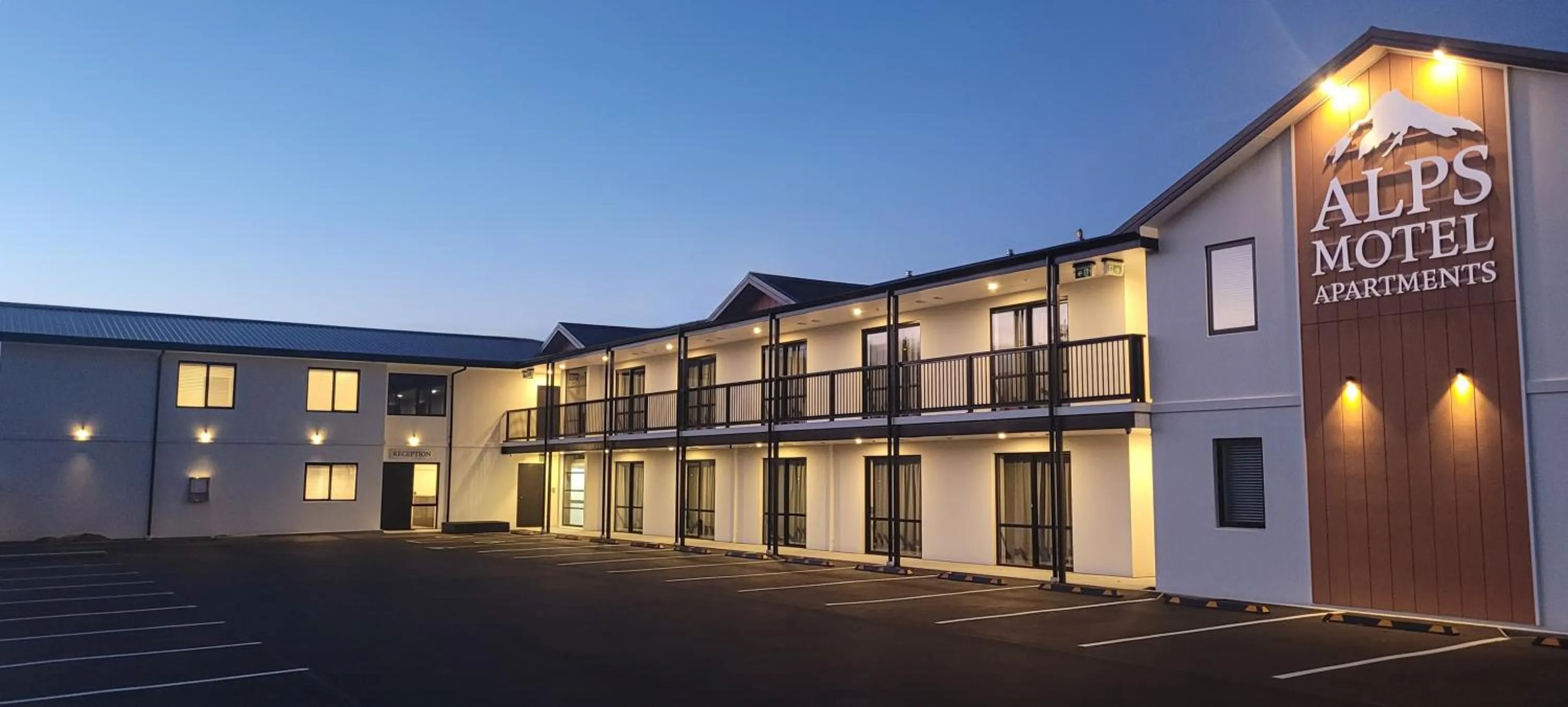 Property building in Alps Motel & Apartments