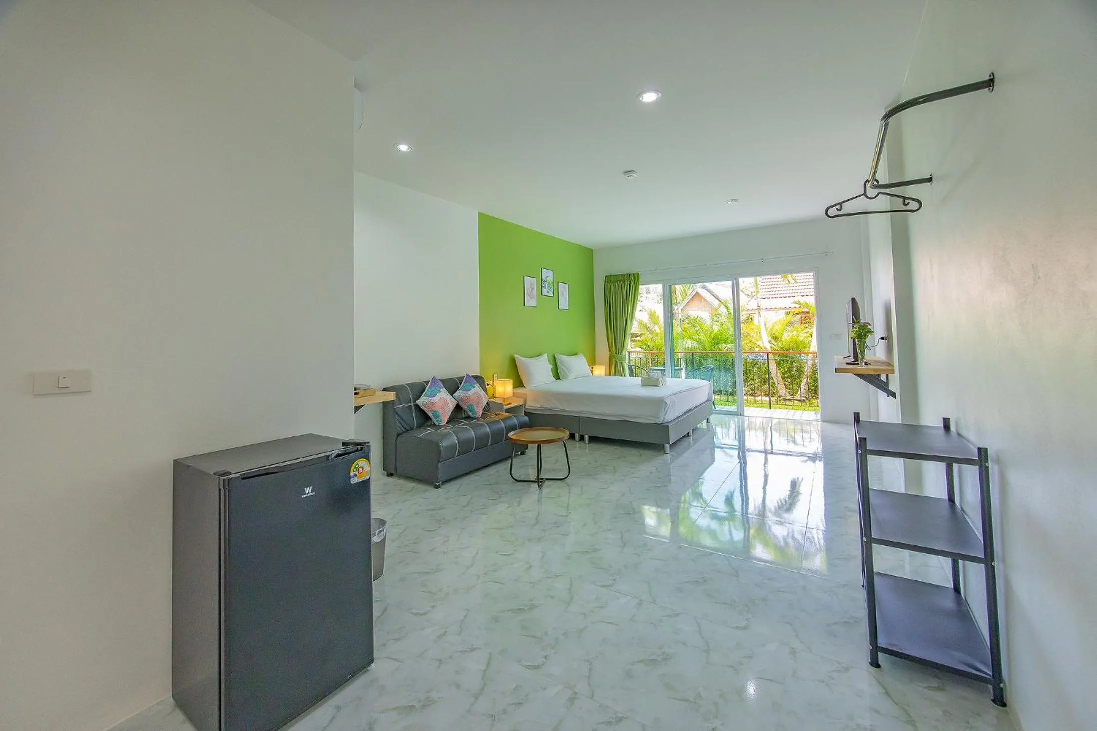 Photo of the whole room in Karon Hotel at 22