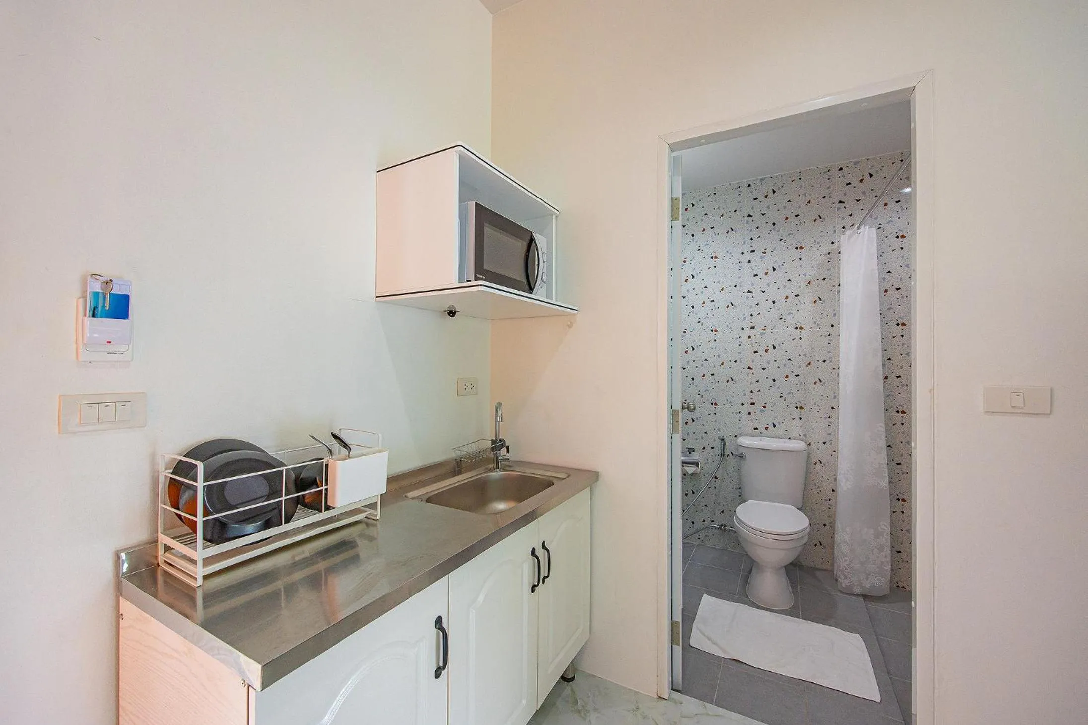 Kitchen or kitchenette in Karon Hotel at 22