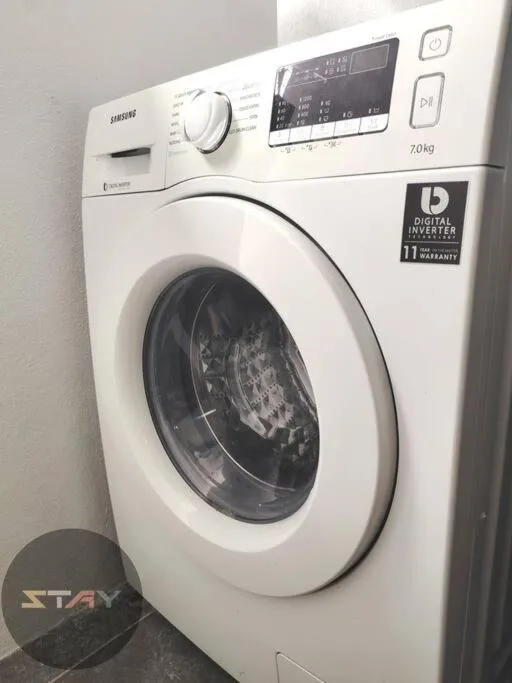 Almas Suites Cozy King Bed Studio Netflix By STAY