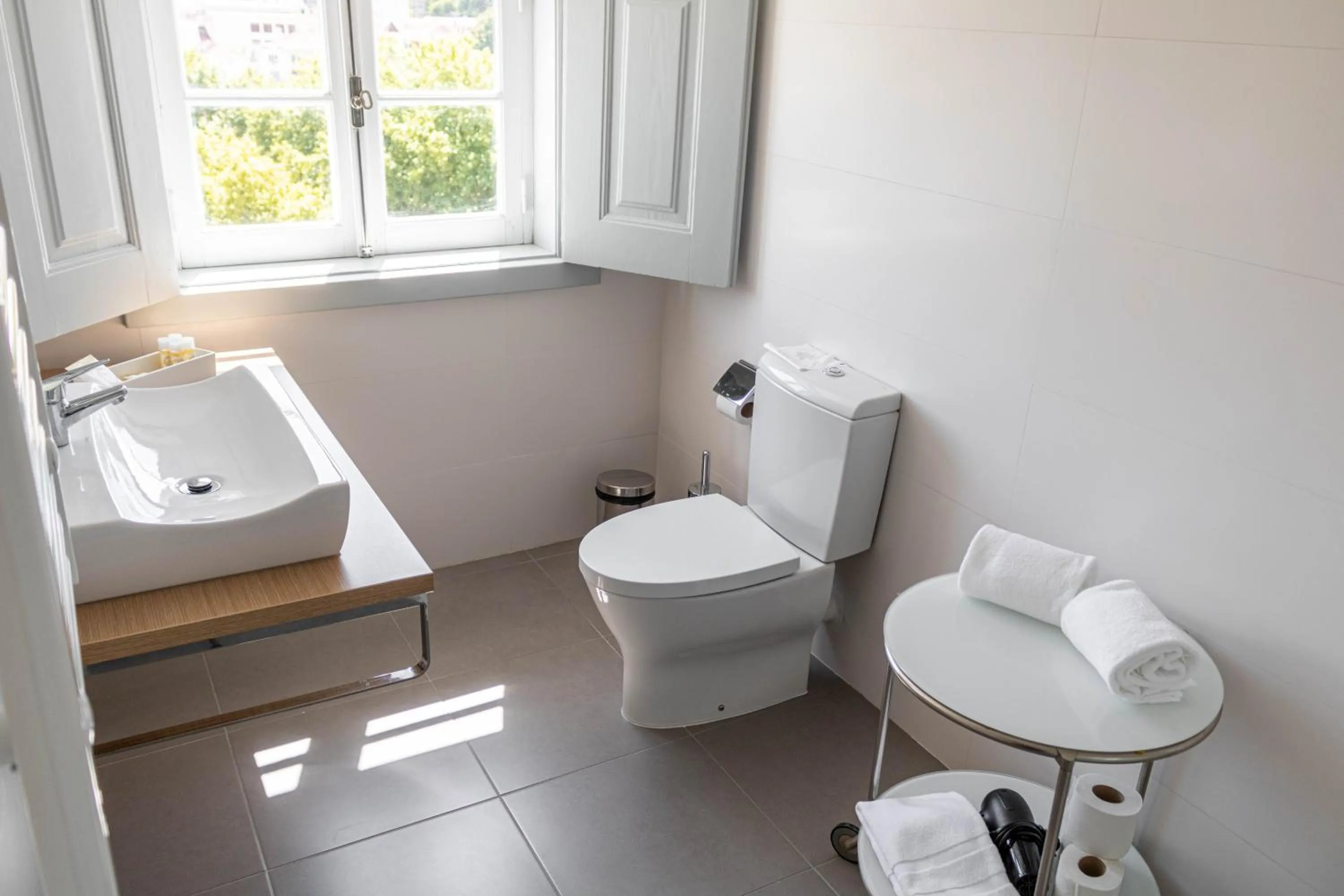 Bathroom in The Luggage