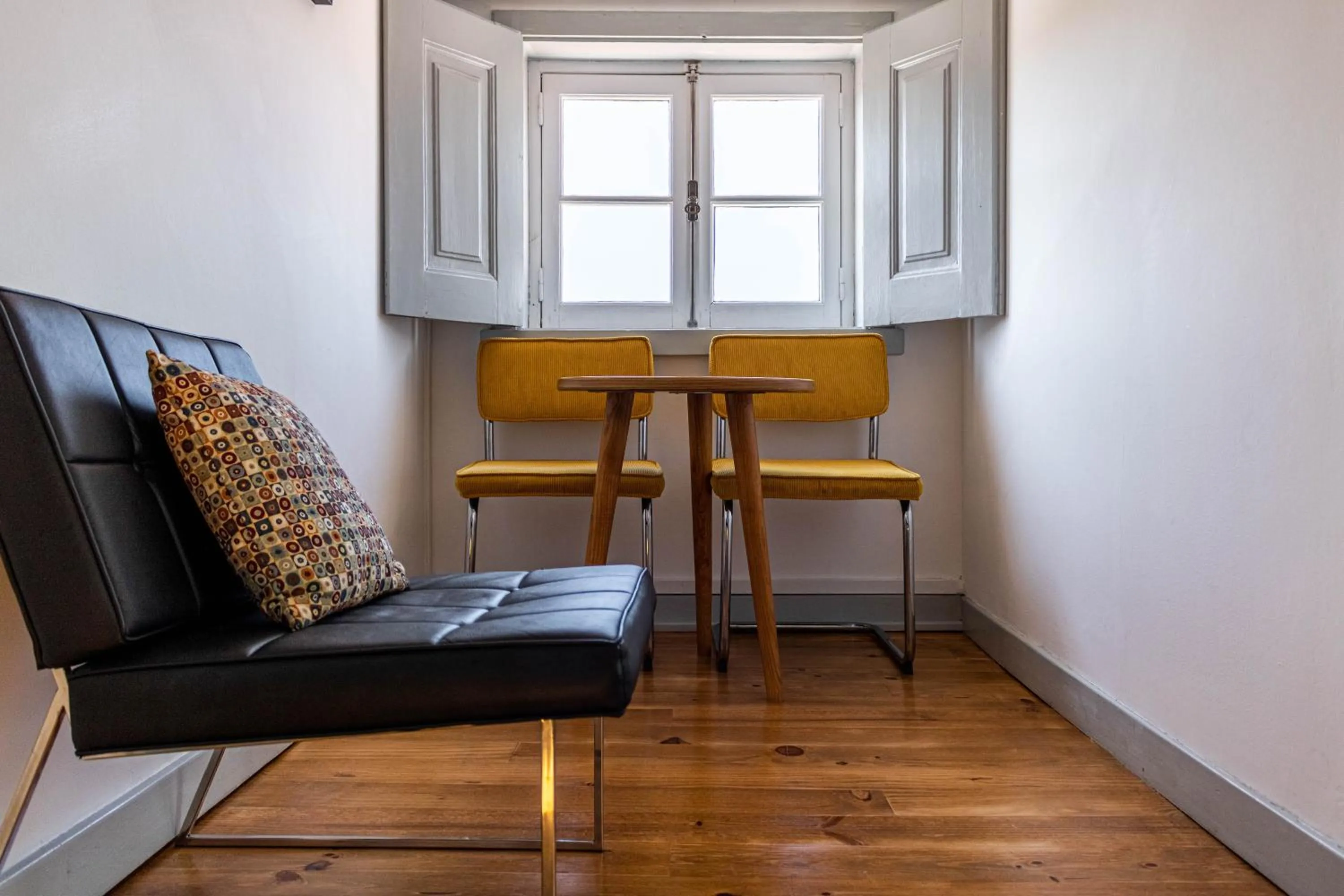 Seating area in The Luggage