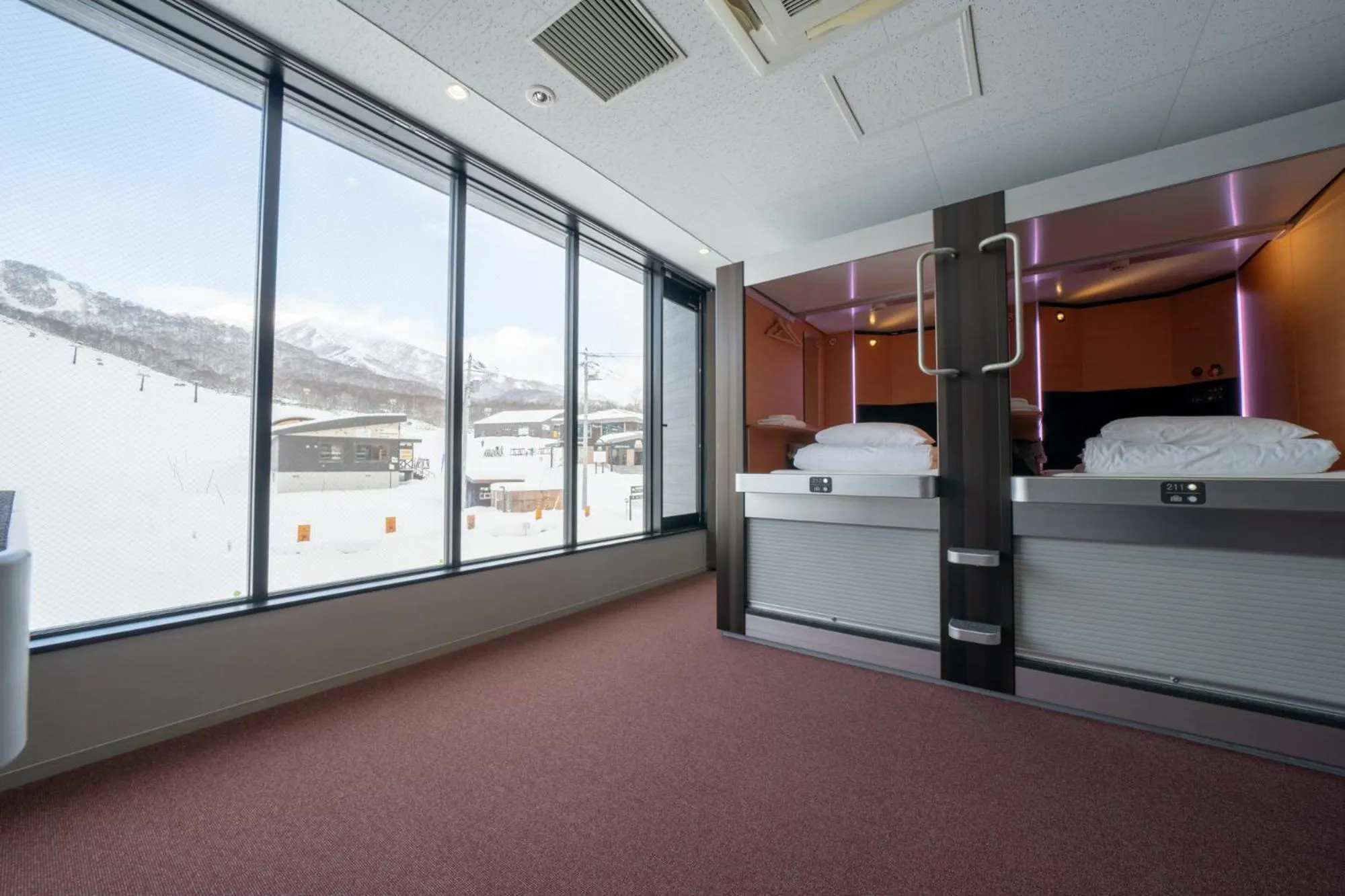 Mountain view, Bed in The Lodge Moiwa 834