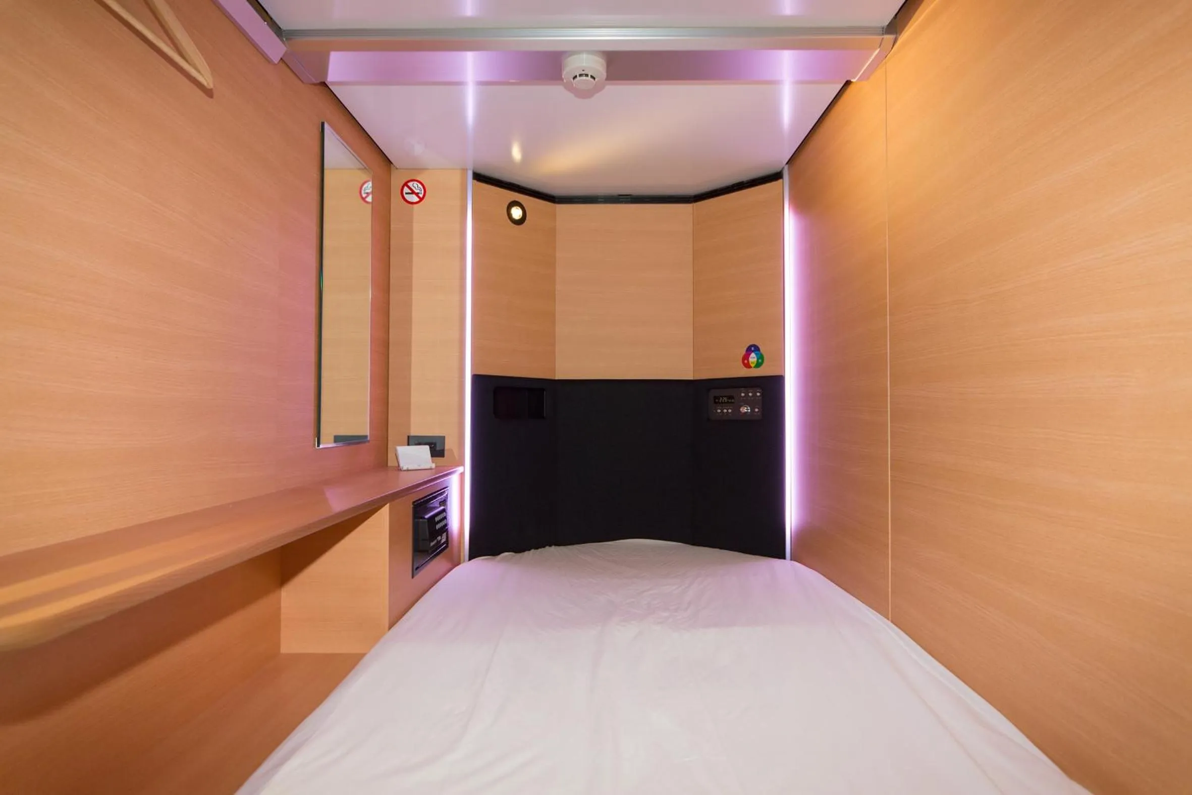 Photo of the whole room, Bed in The Lodge Moiwa 834