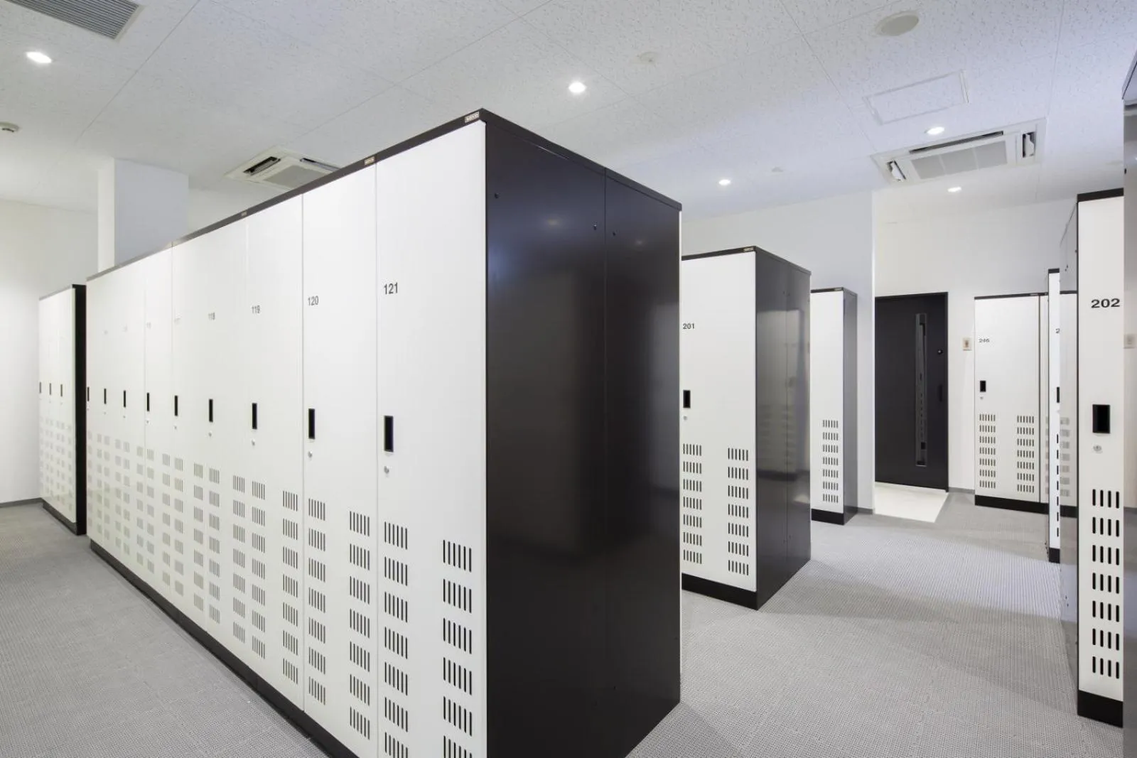 Property building in The Lodge Moiwa 834