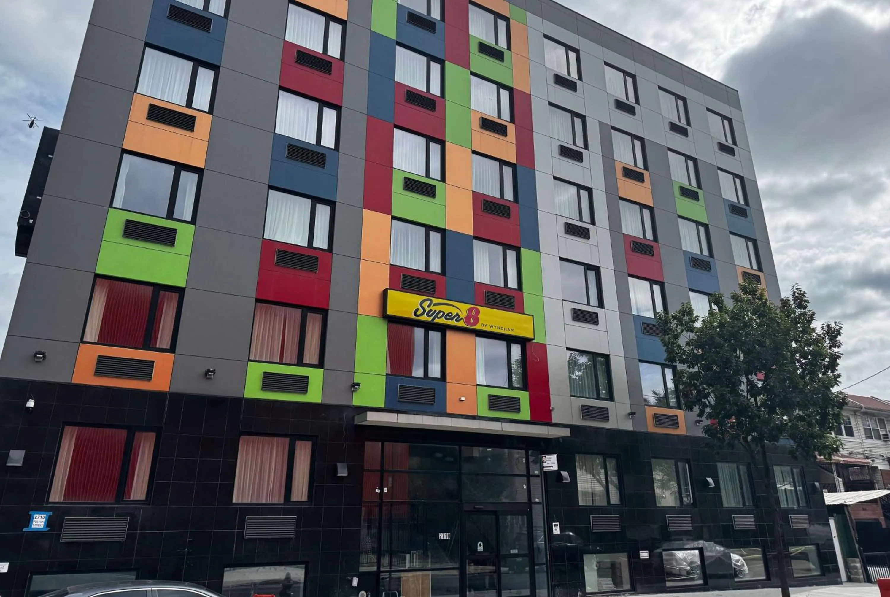 Property building in Super 8 by Wyndham Brooklyn Fulton Street Broadway Junction