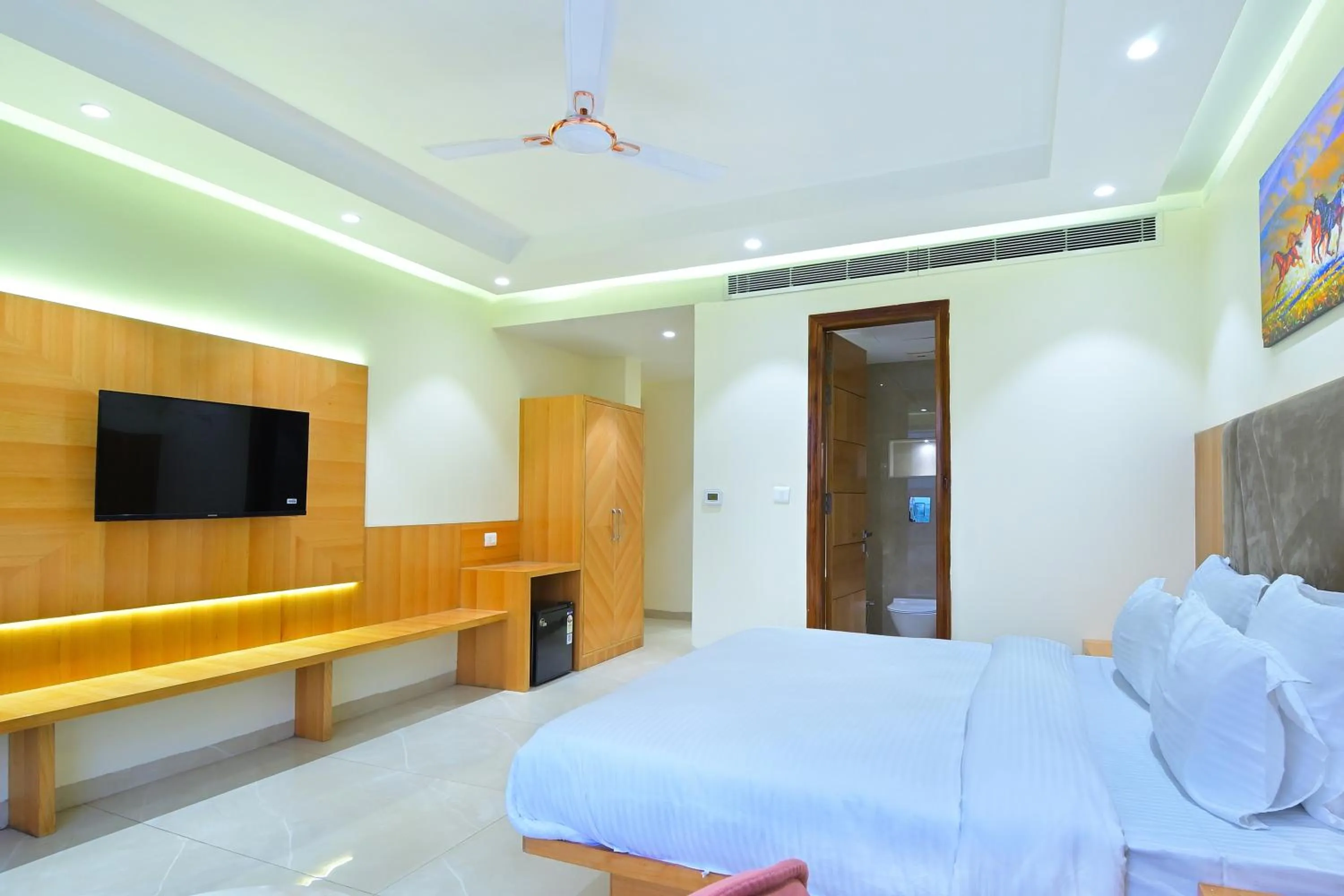 Bedroom, Bed in HOTEL SHANDON-2 Mins From Connaught Place