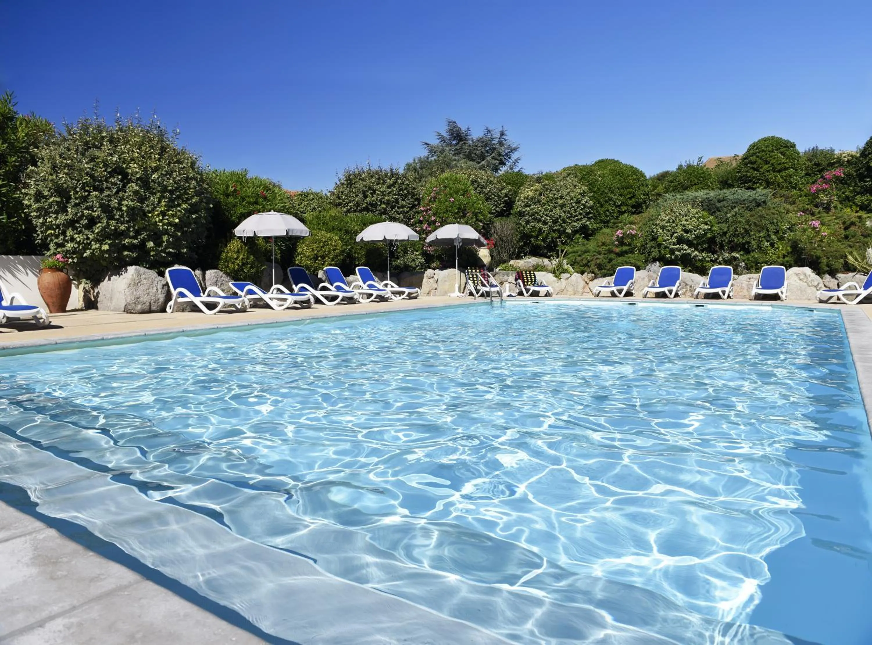 Swimming pool in Résidence Odalys Aqualia