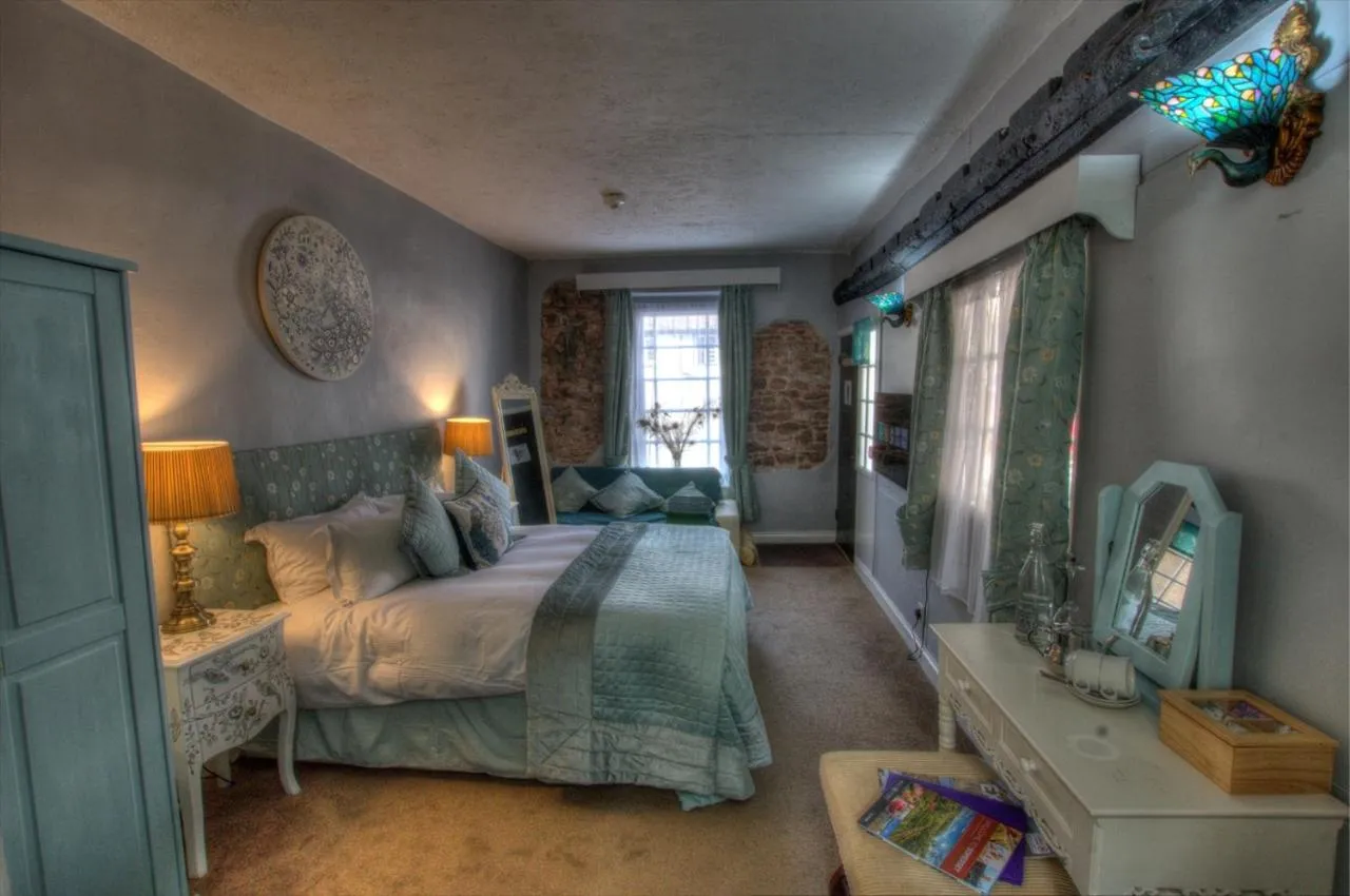 Bed in Dunster Castle Hotel