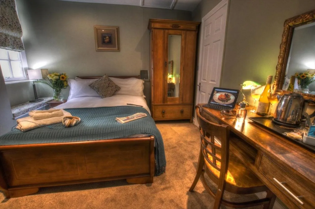 Bed in Dunster Castle Hotel