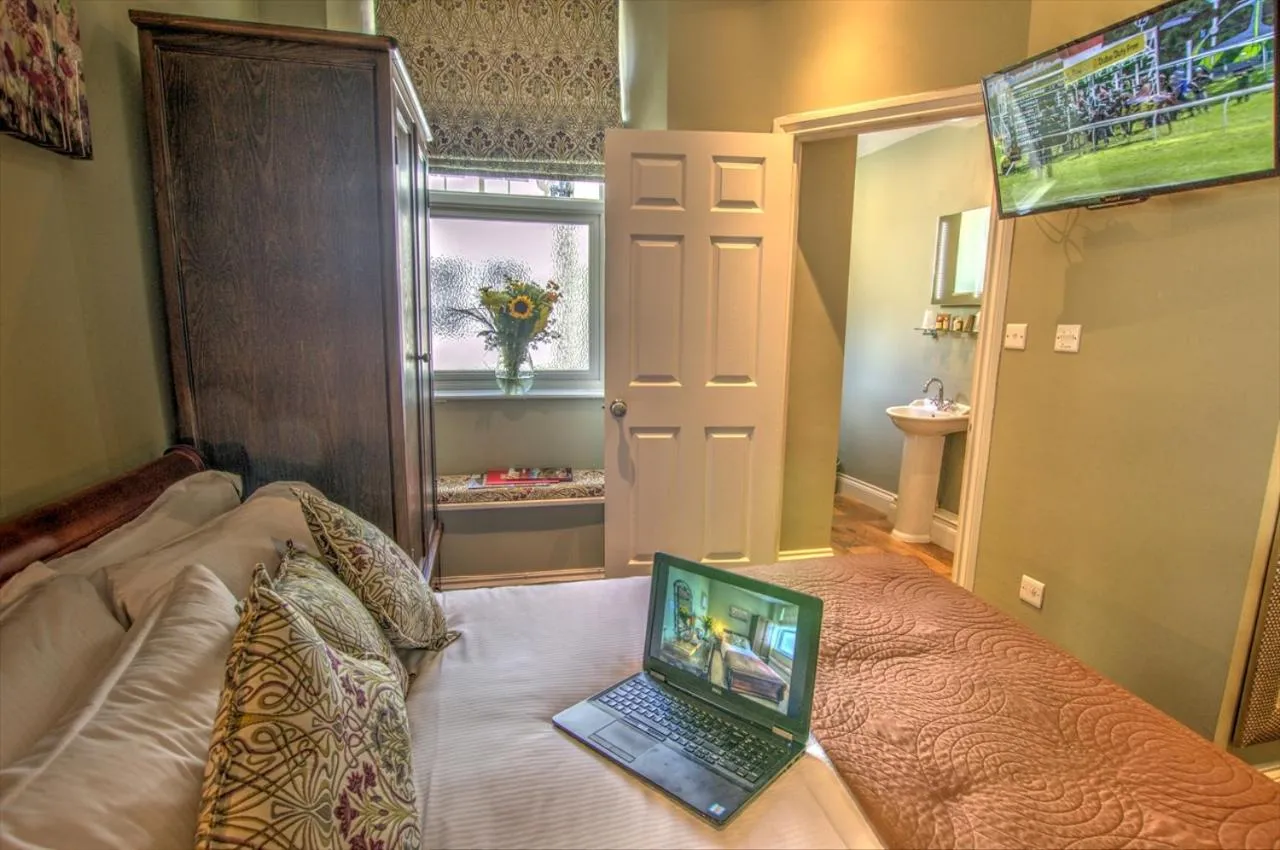 Bed in Dunster Castle Hotel