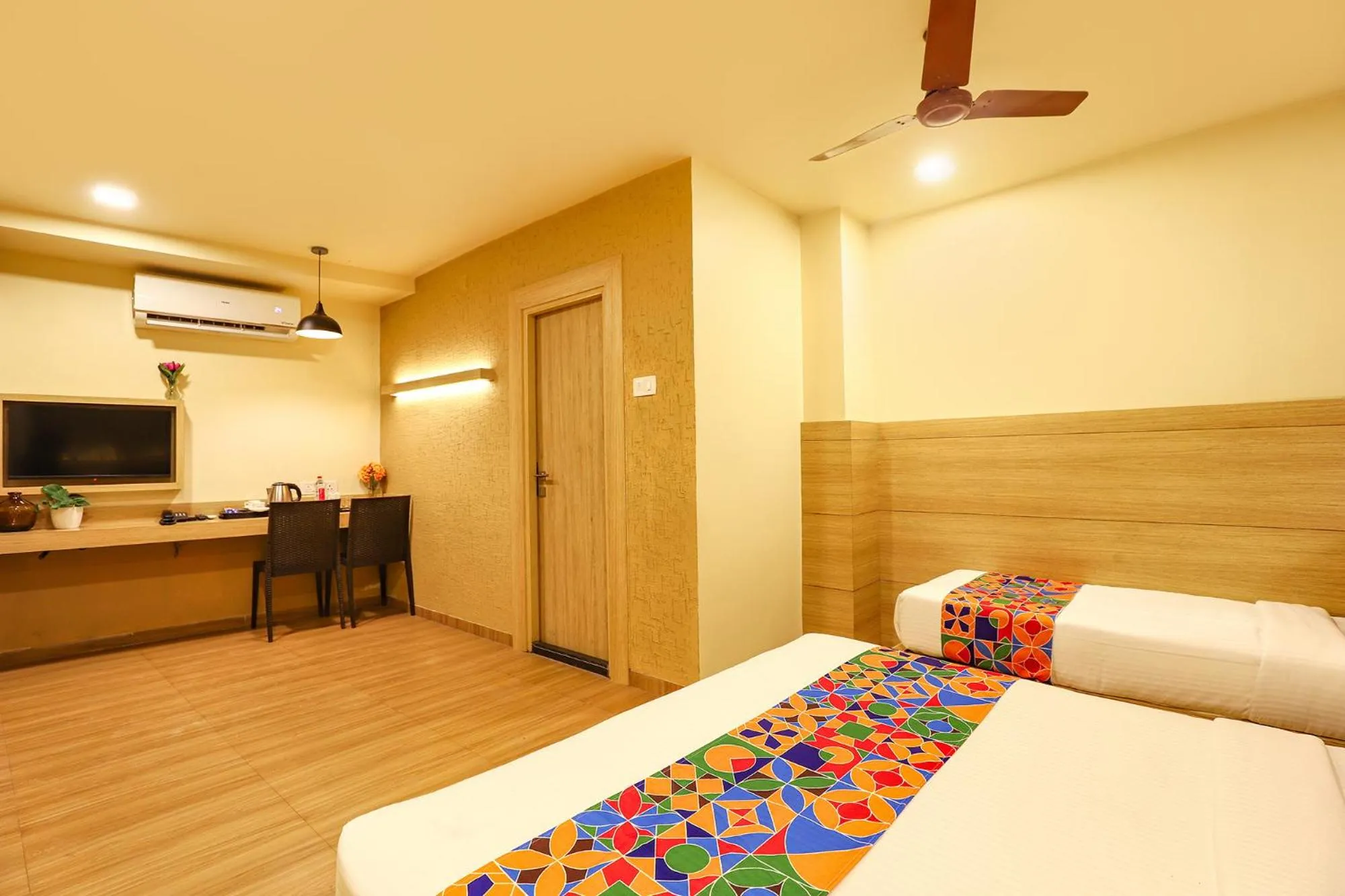 Bed in FabHotel Nestlay Rooms High Court - Nr Parry's Corner