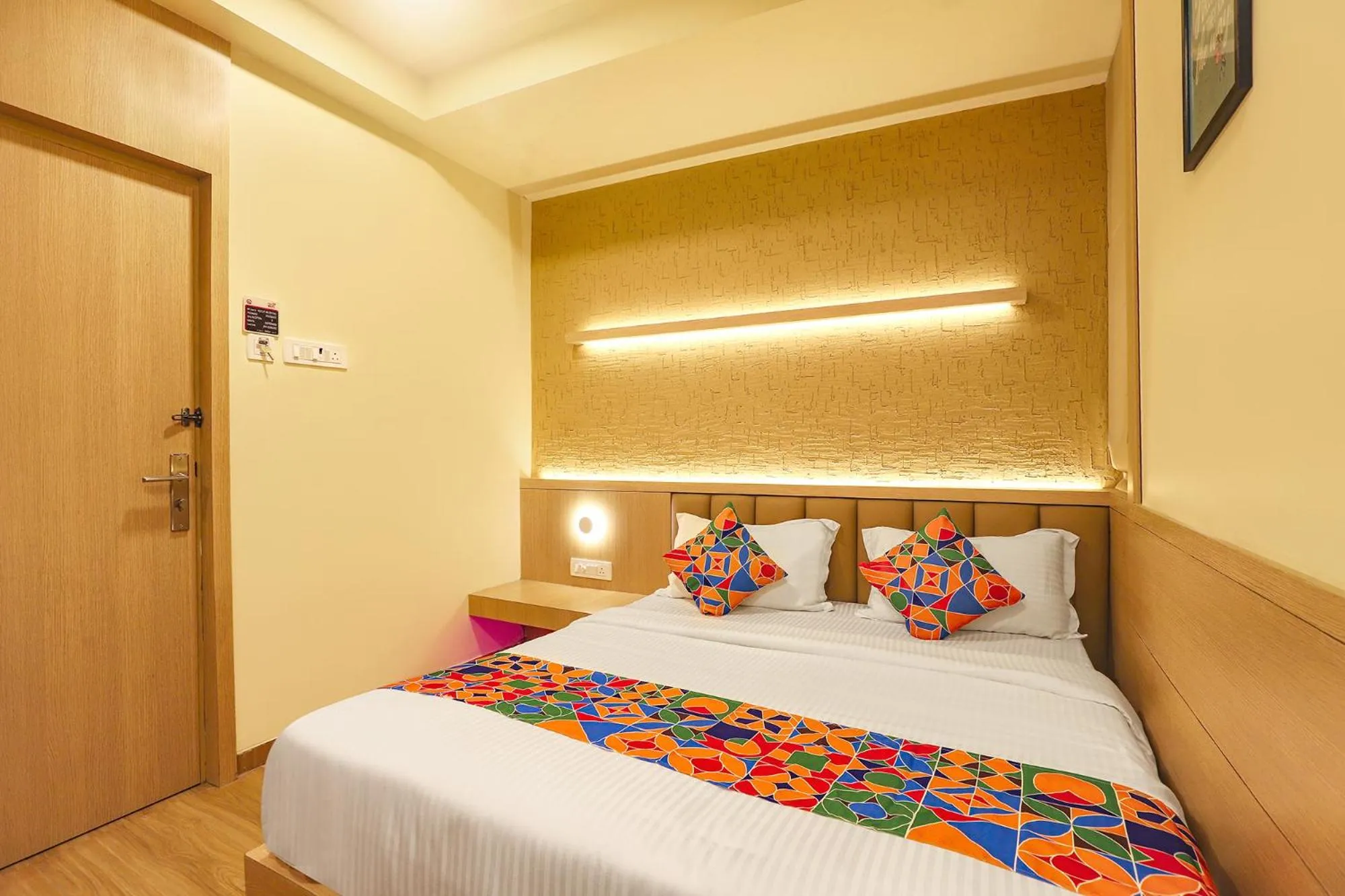 Bed in FabHotel Nestlay Rooms High Court - Nr Parry's Corner