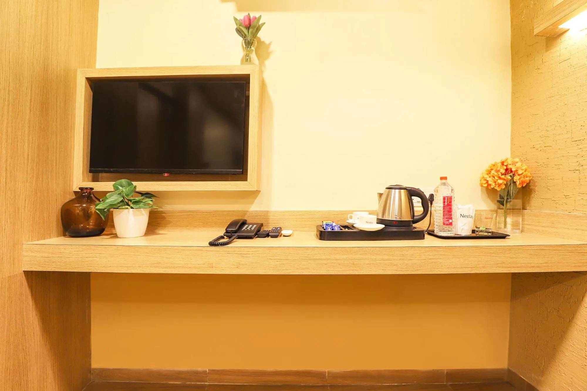 Bed in FabHotel Nestlay Rooms High Court - Nr Parry's Corner