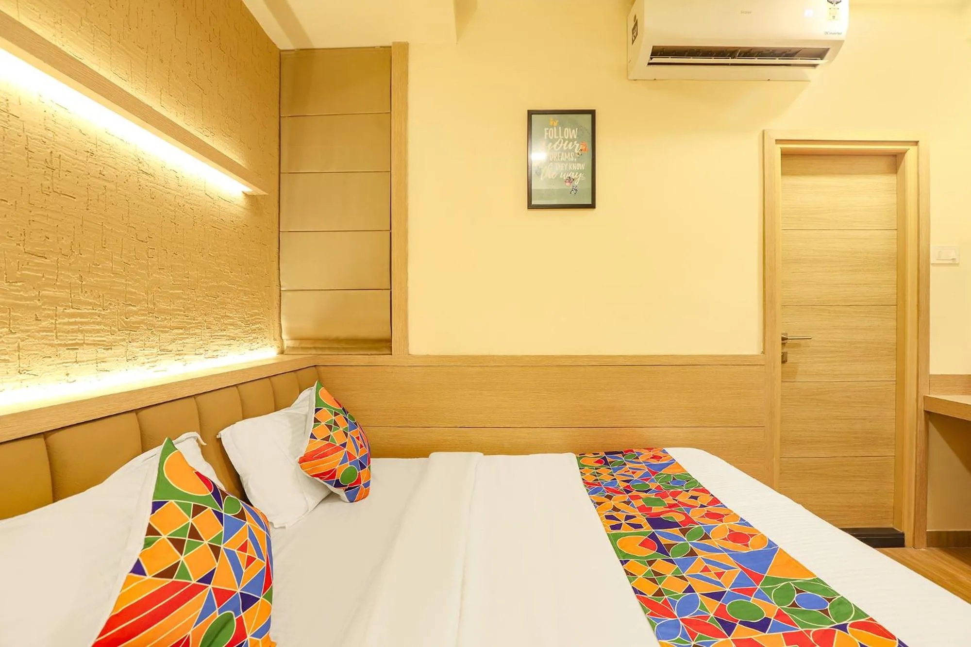 Bed in FabHotel Nestlay Rooms High Court - Nr Parry's Corner