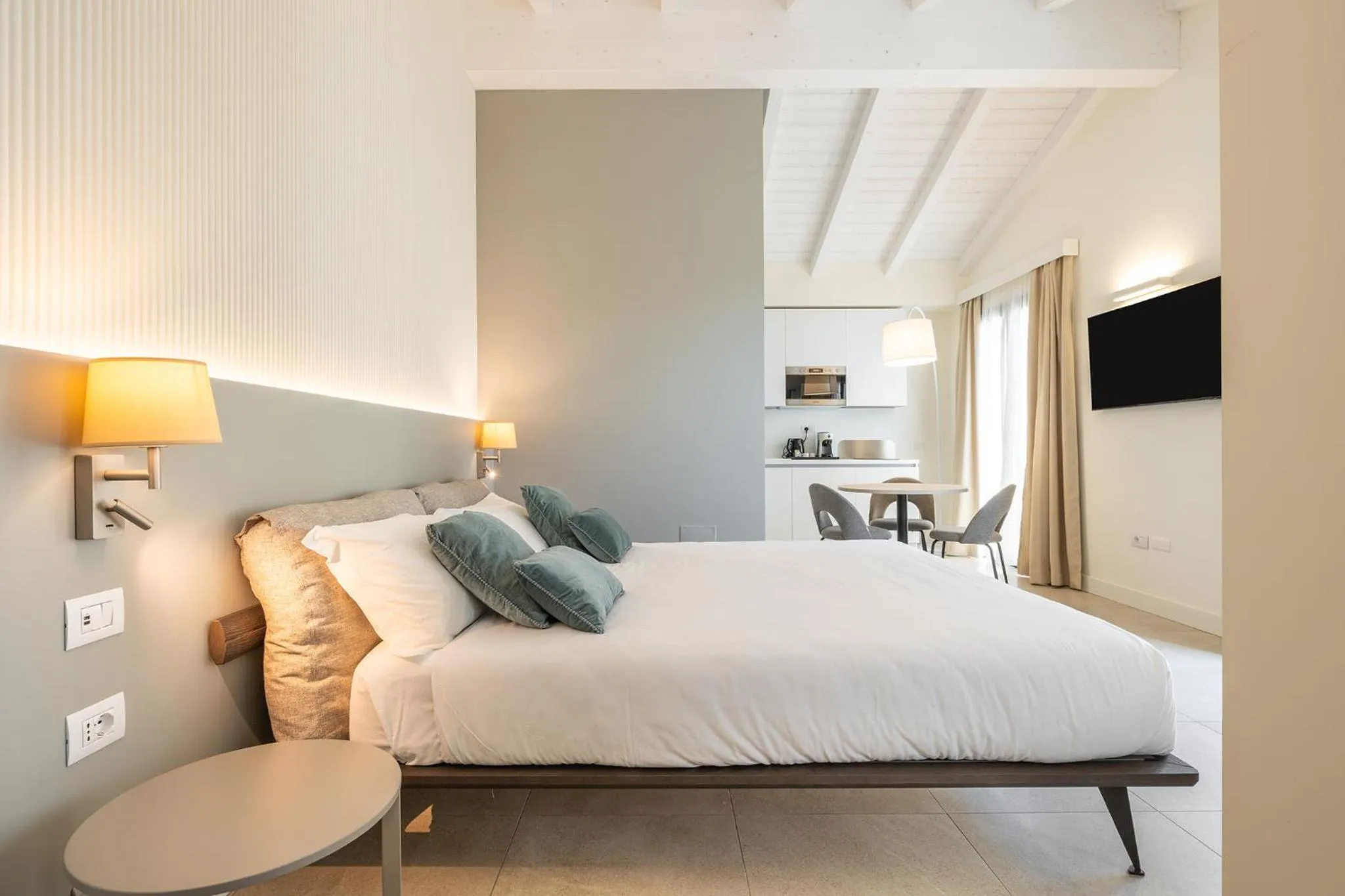 Photo of the whole room, Bed in Karalin Sonnino Suites