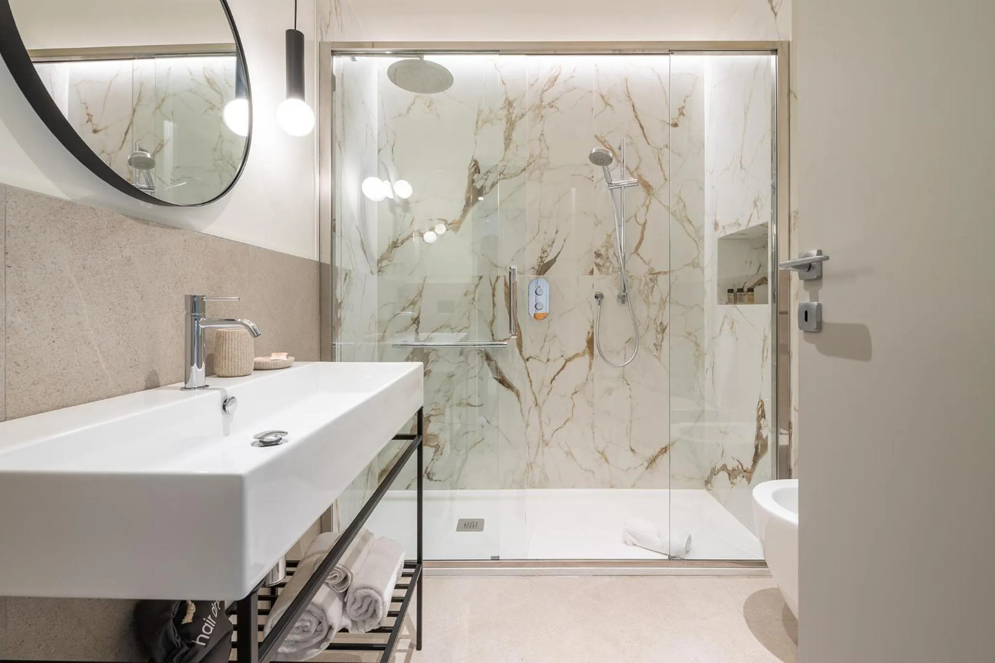 Bathroom in Karalin Sonnino Suites